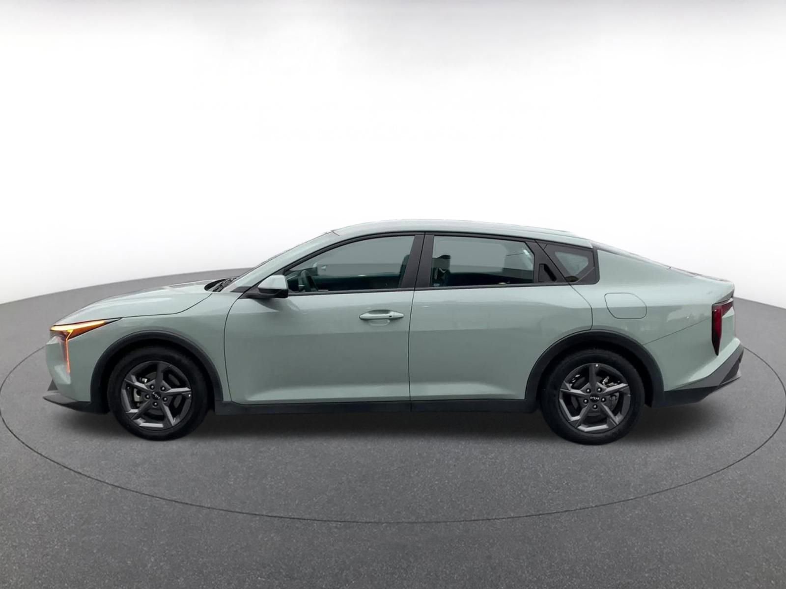 Thumbnail: 2025 Kia K4 - 10