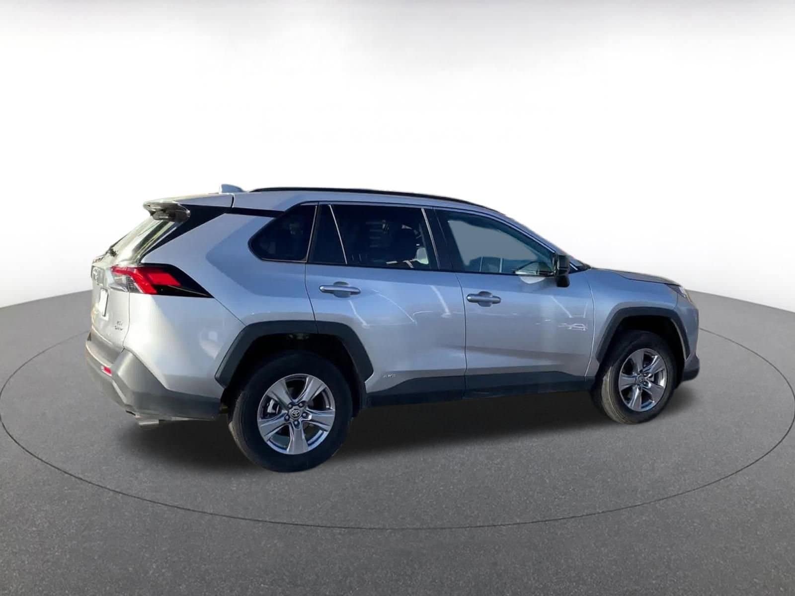 Thumbnail: 2025 Toyota RAV4 - 15