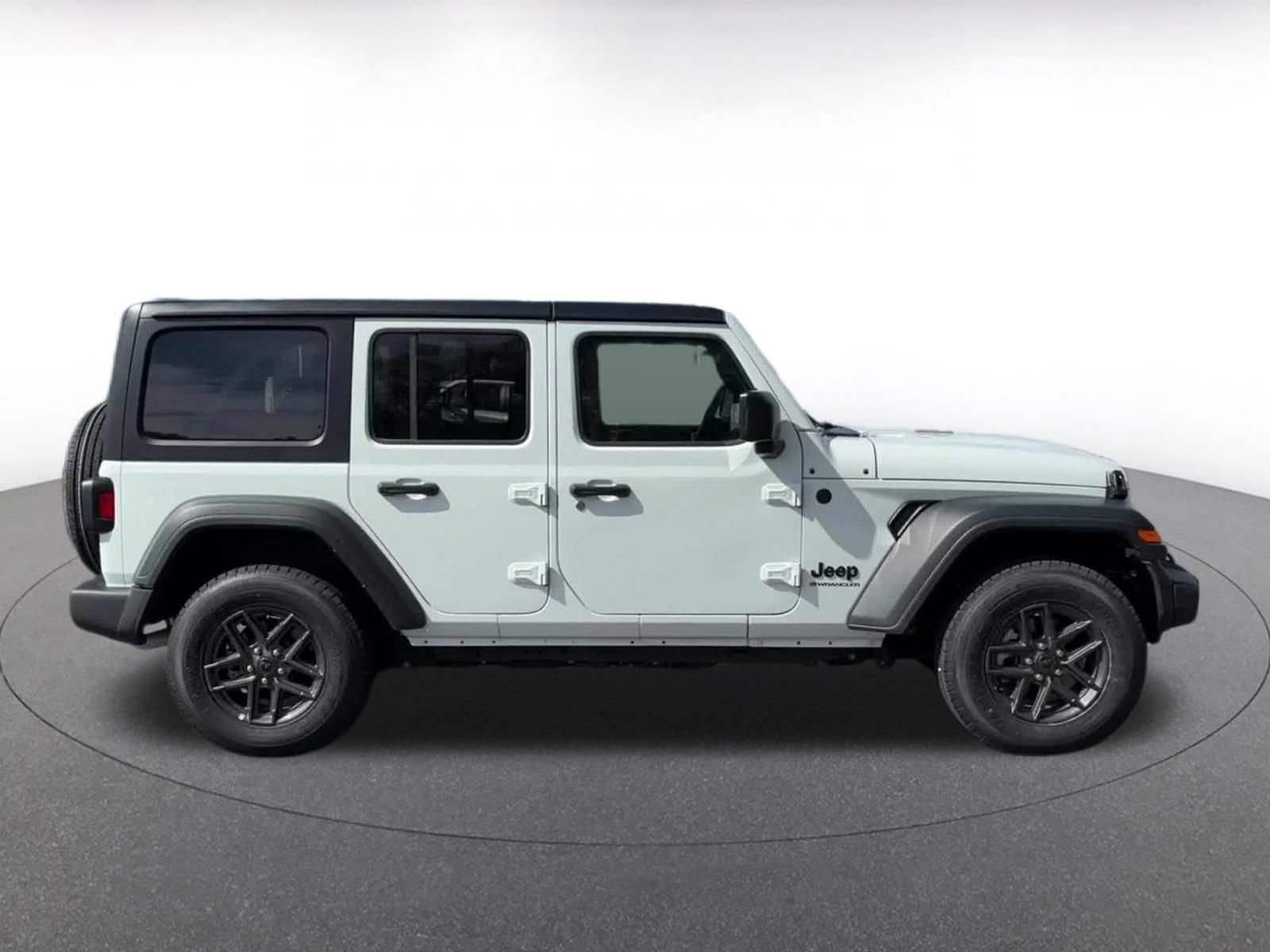 Thumbnail: 2025 Jeep Wrangler - 16