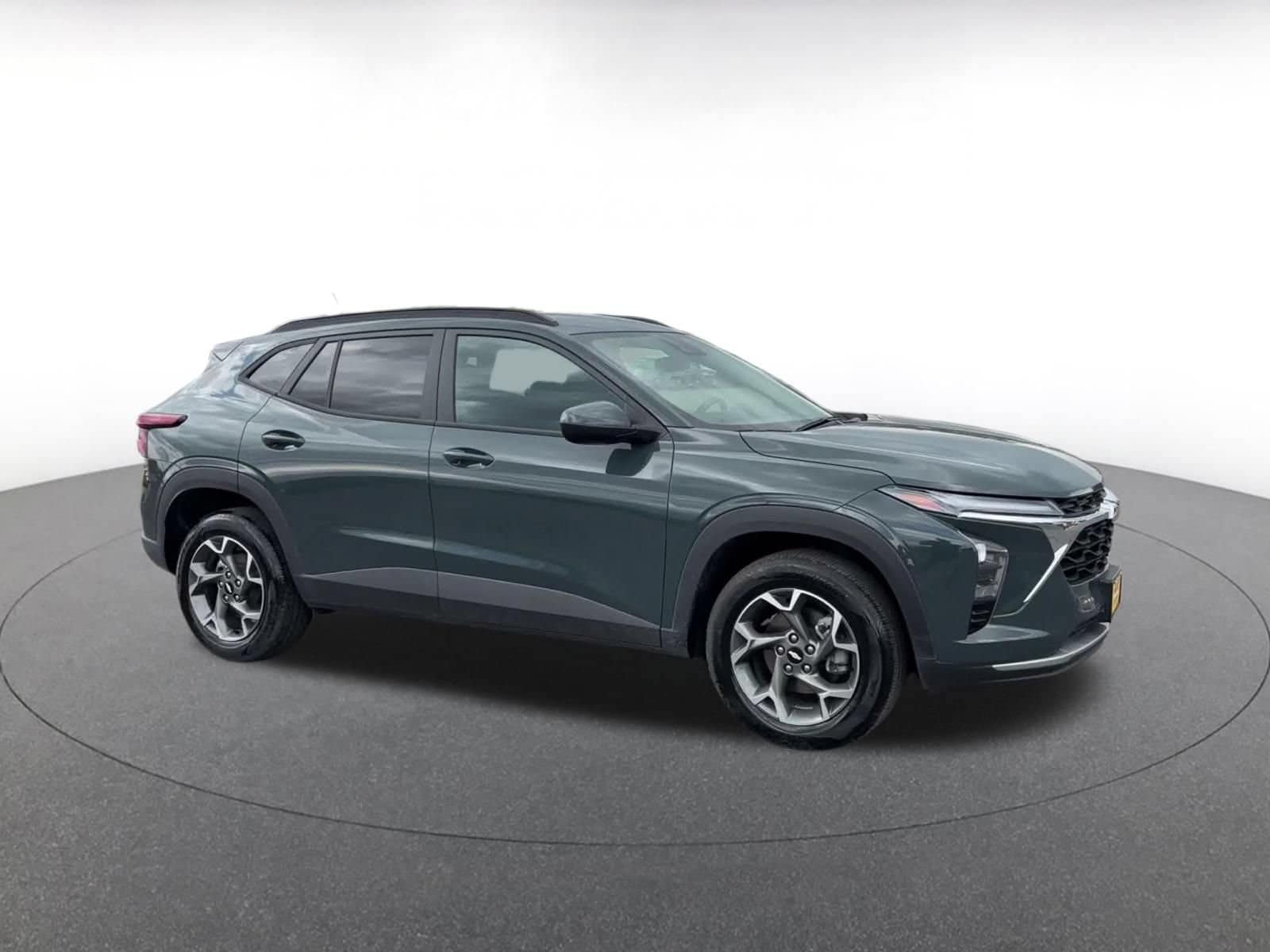 Thumbnail: 2025 Chevrolet Trax - 2