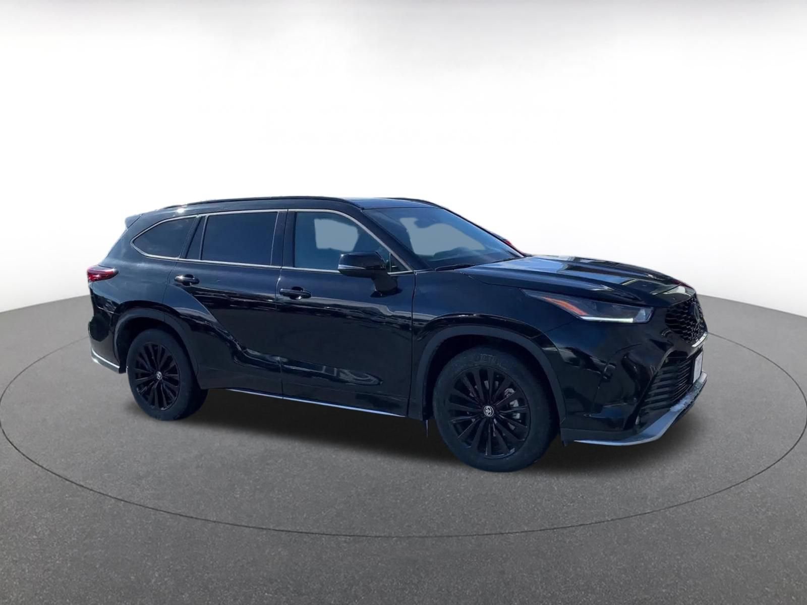 Thumbnail: 2025 Toyota Highlander - 2