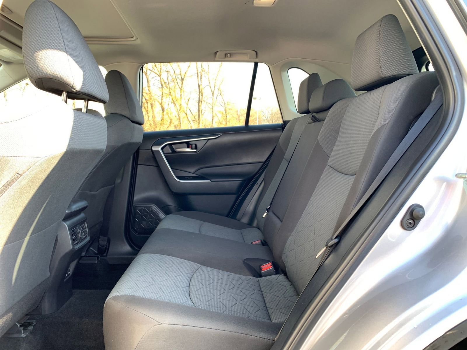 Thumbnail: 2025 Toyota RAV4 - 27