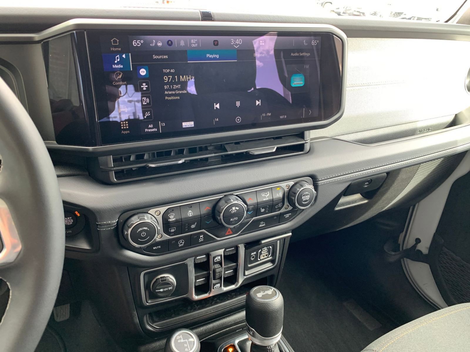 Thumbnail: 2025 Jeep Wrangler - 18