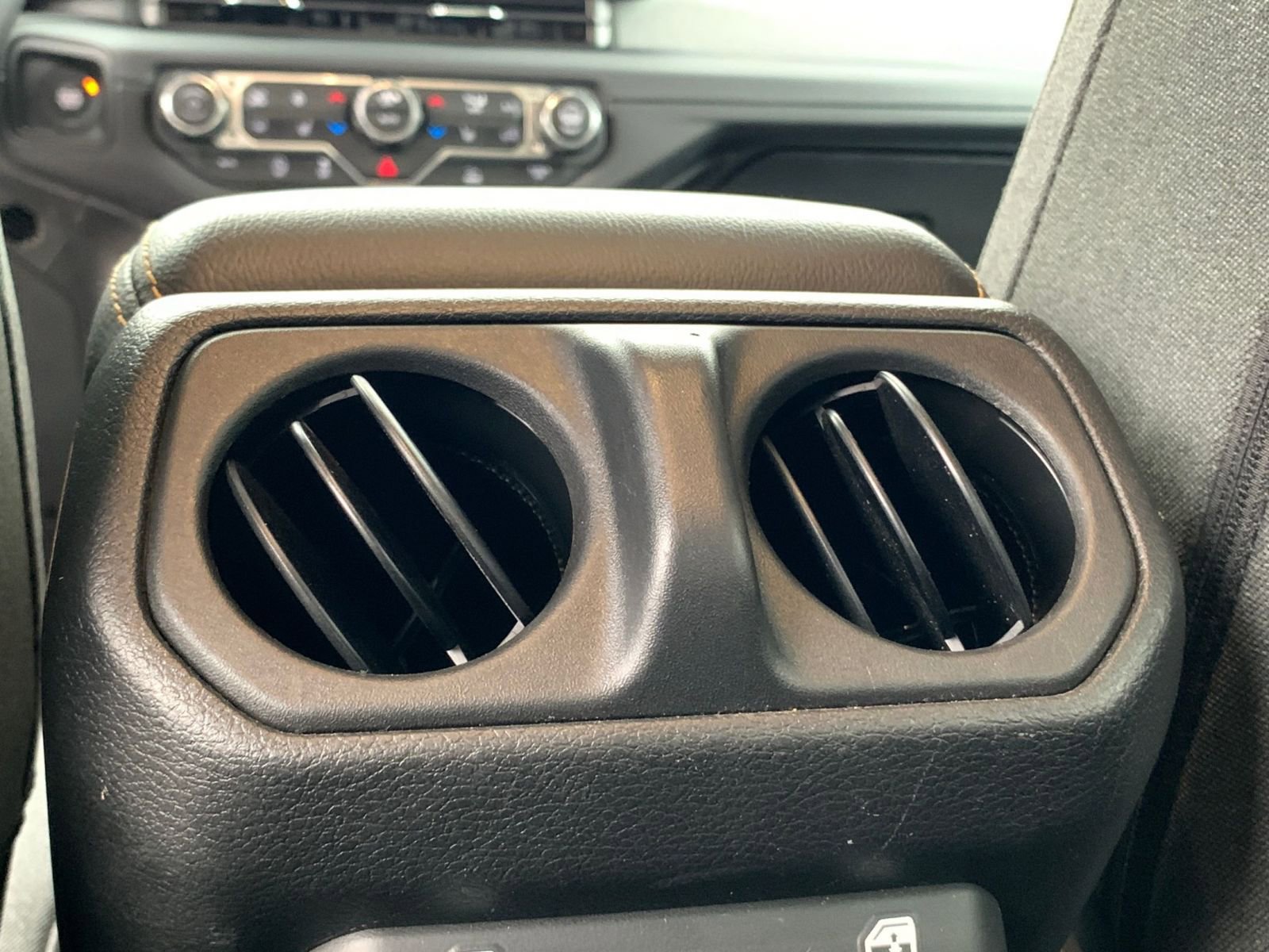 Thumbnail: 2025 Jeep Wrangler - 23