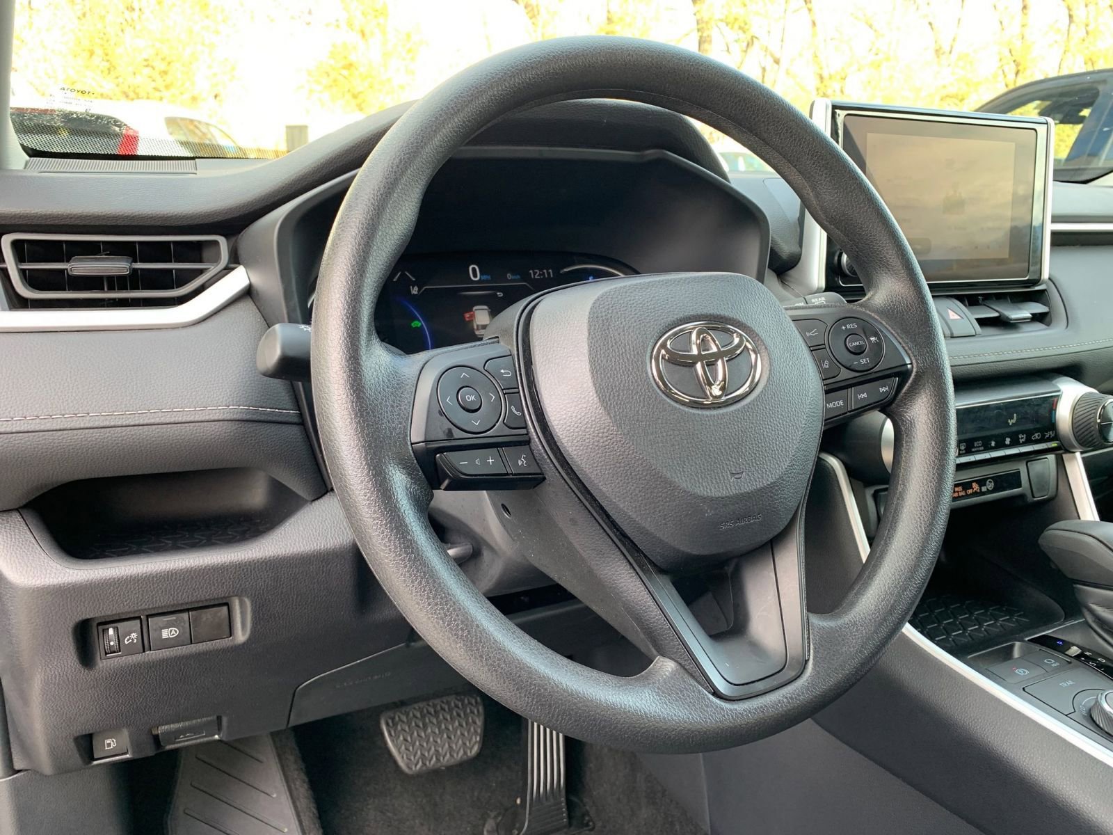 Thumbnail: 2025 Toyota RAV4 - 33