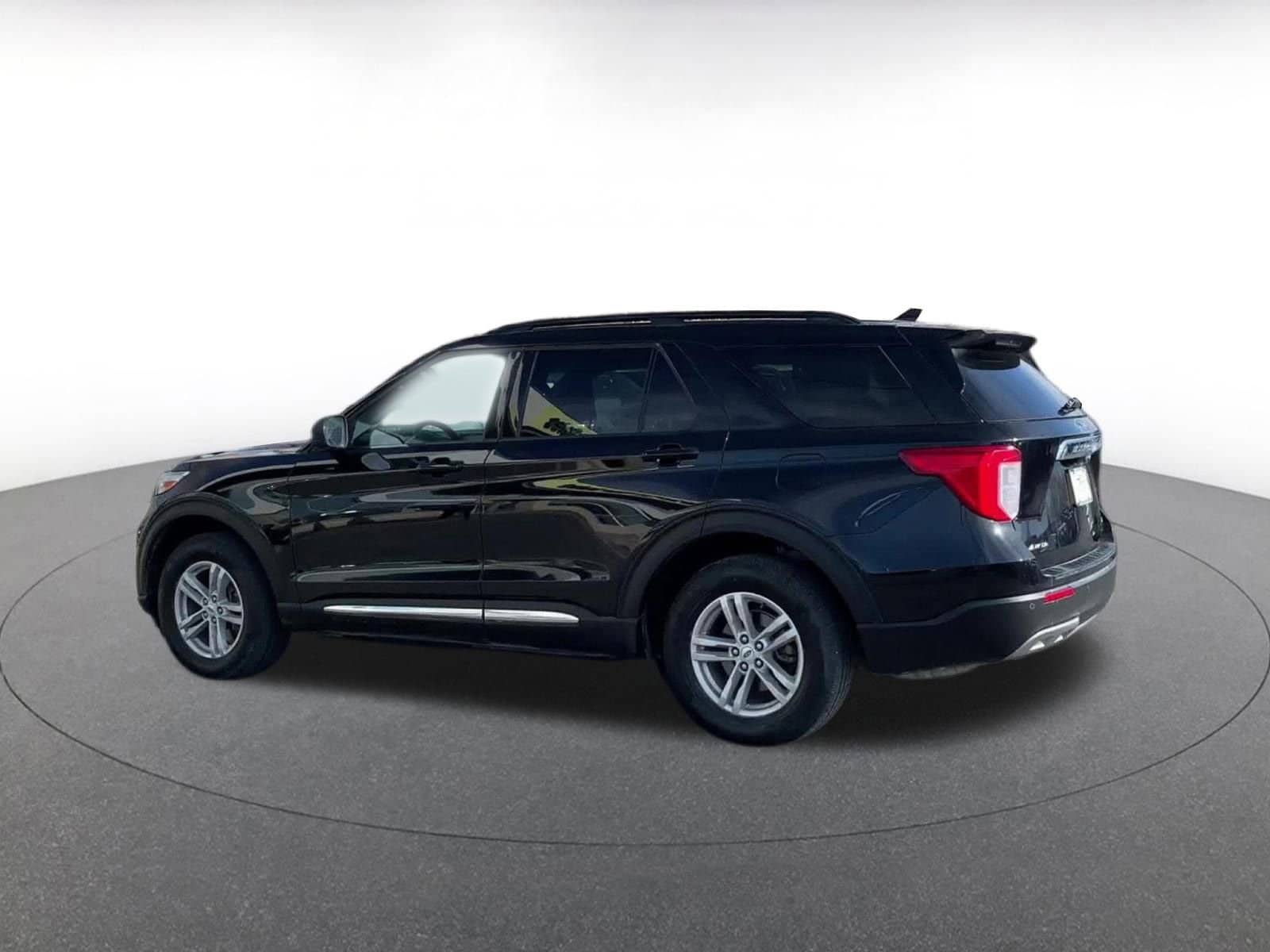 Thumbnail: 2023 Ford Explorer - 10