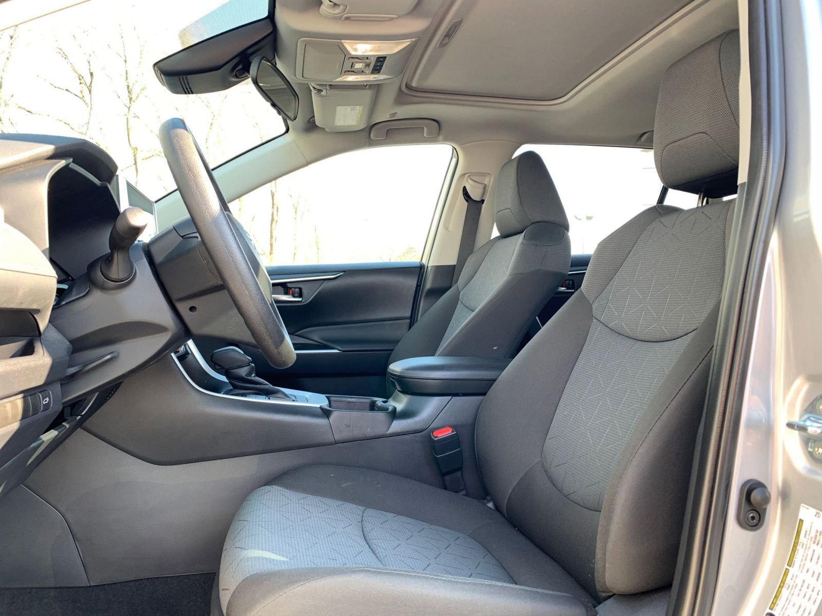 Thumbnail: 2025 Toyota RAV4 - 28