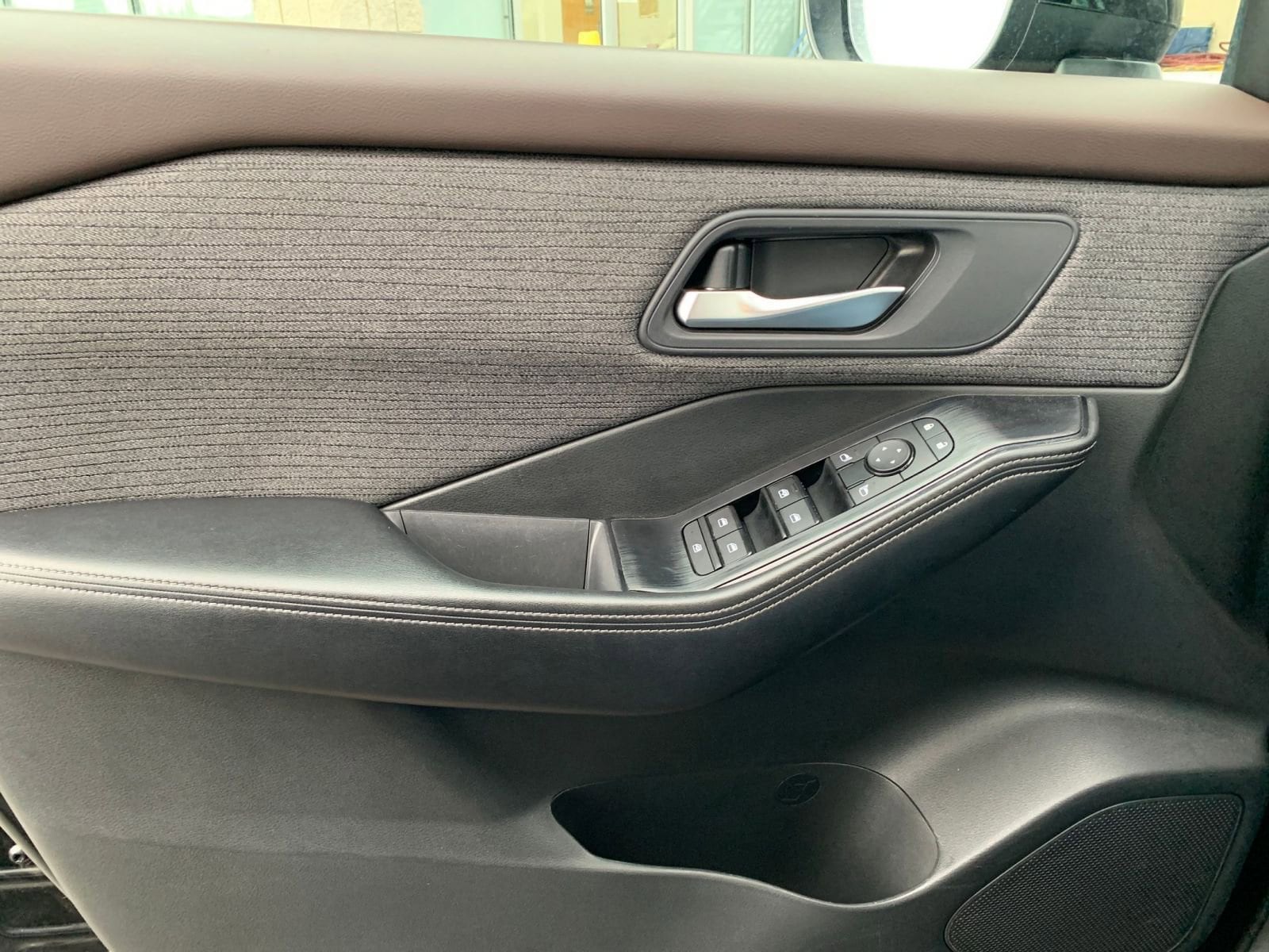 Thumbnail: 2023 Nissan Rogue - 20