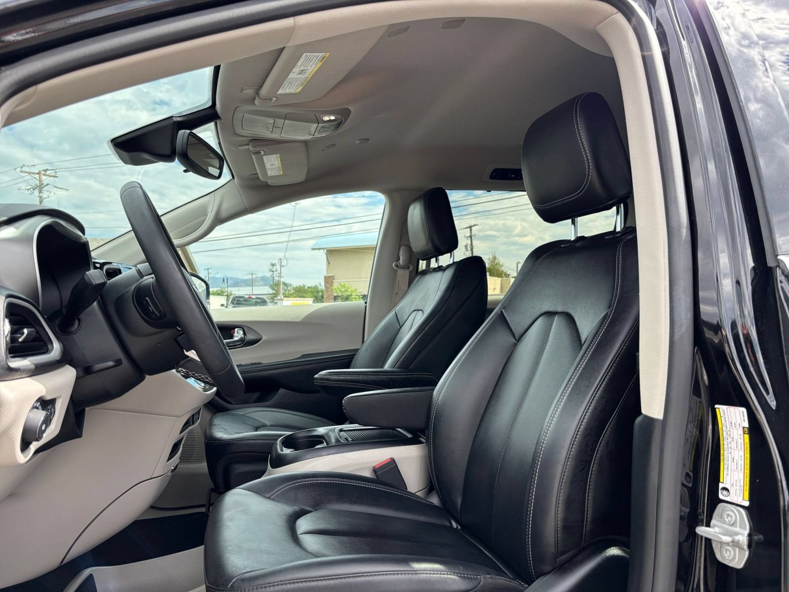 Thumbnail: 2024 Chrysler Pacifica - 28