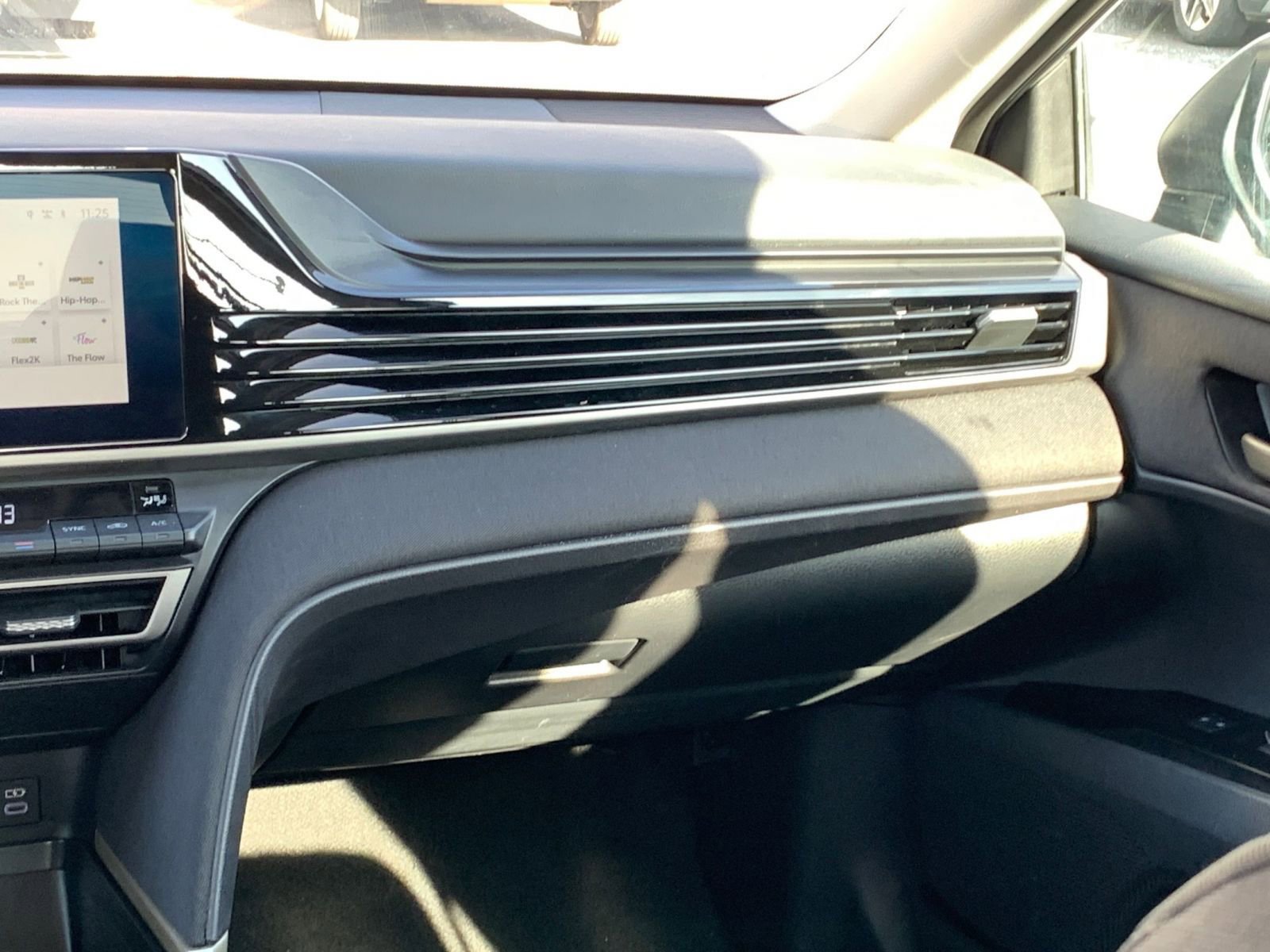 Thumbnail: 2025 Toyota Camry - 34