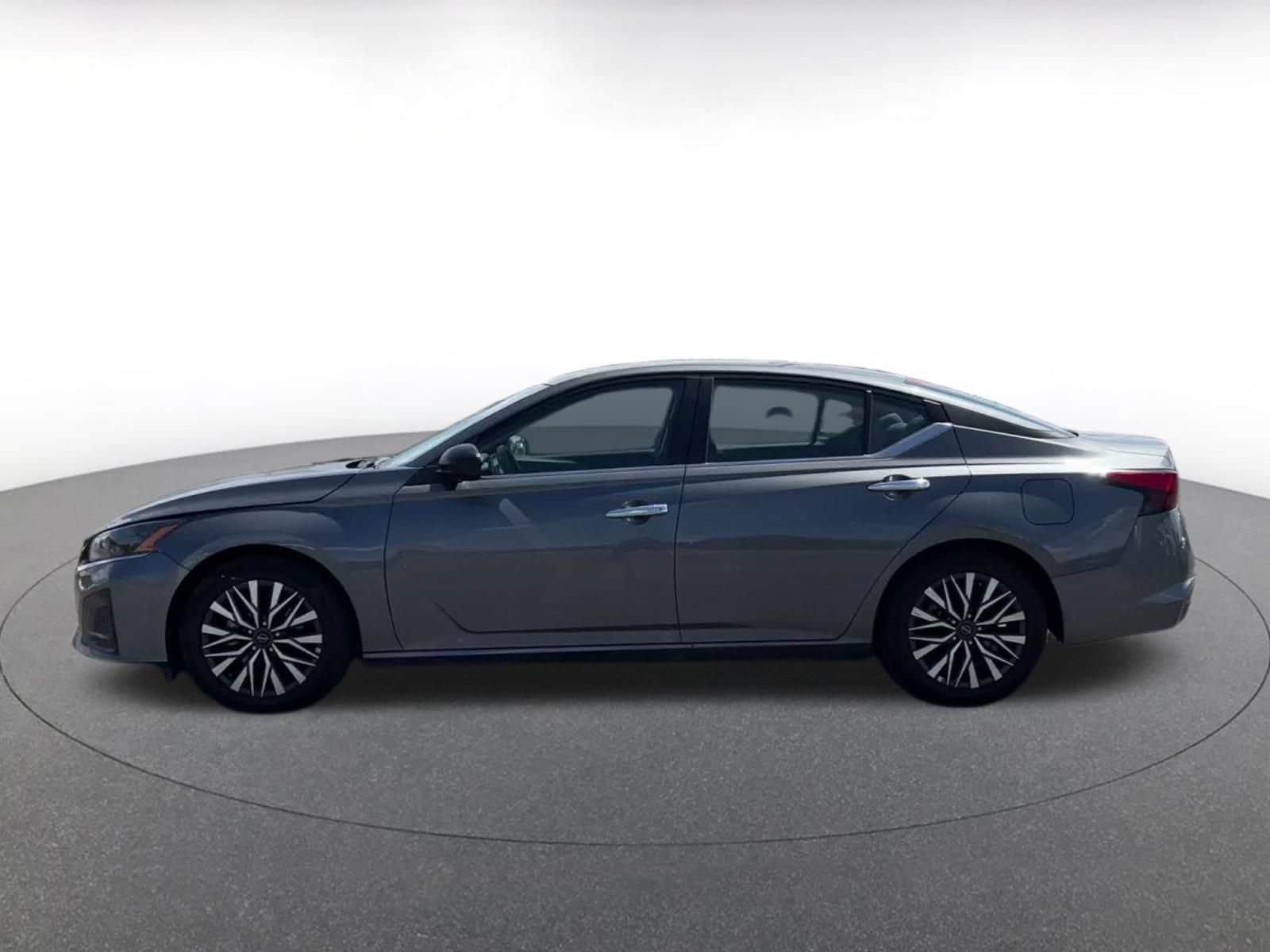 Thumbnail: 2025 Nissan Altima - 8