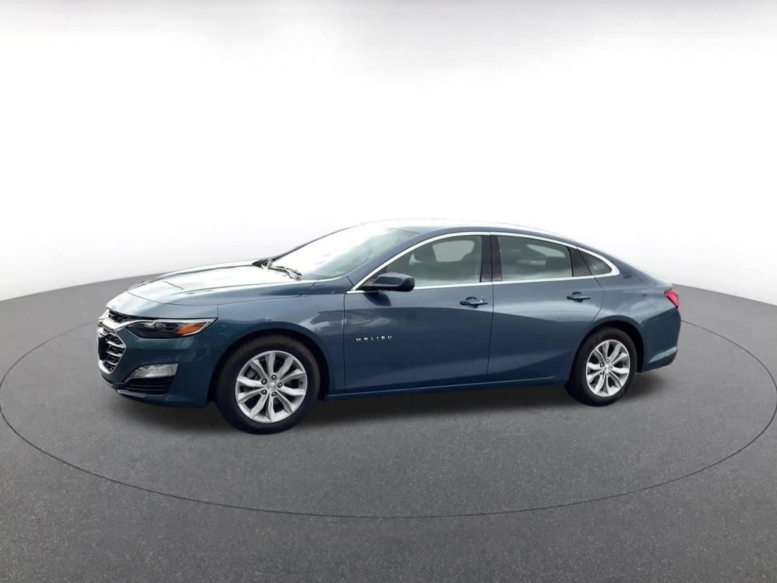 Thumbnail: 2024 Chevrolet Malibu - 7