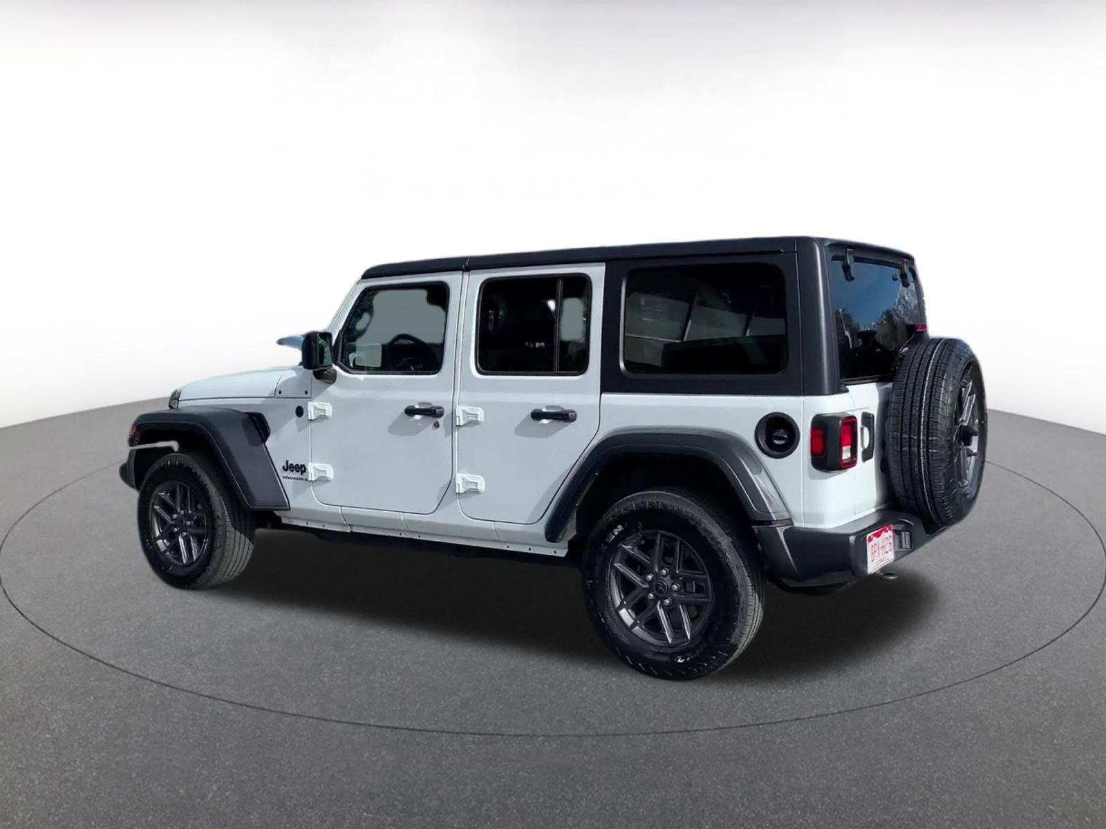 Thumbnail: 2025 Jeep Wrangler - 10
