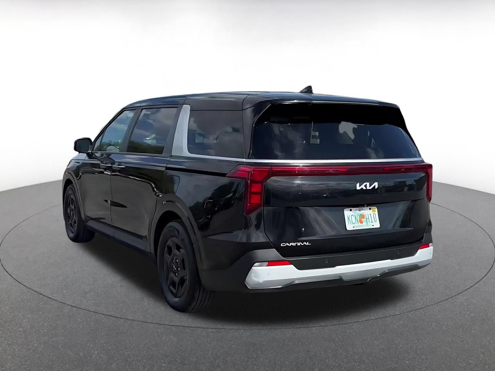 Thumbnail: 2026 Kia Carnival - 10