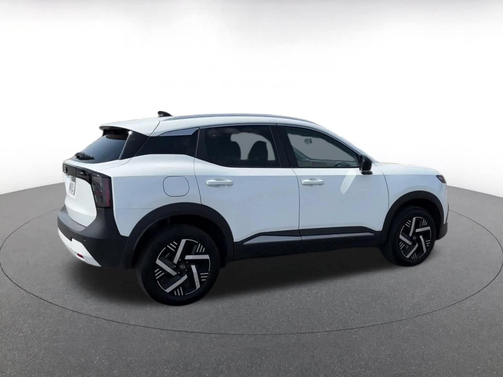 Thumbnail: 2026 Nissan Kicks - 13