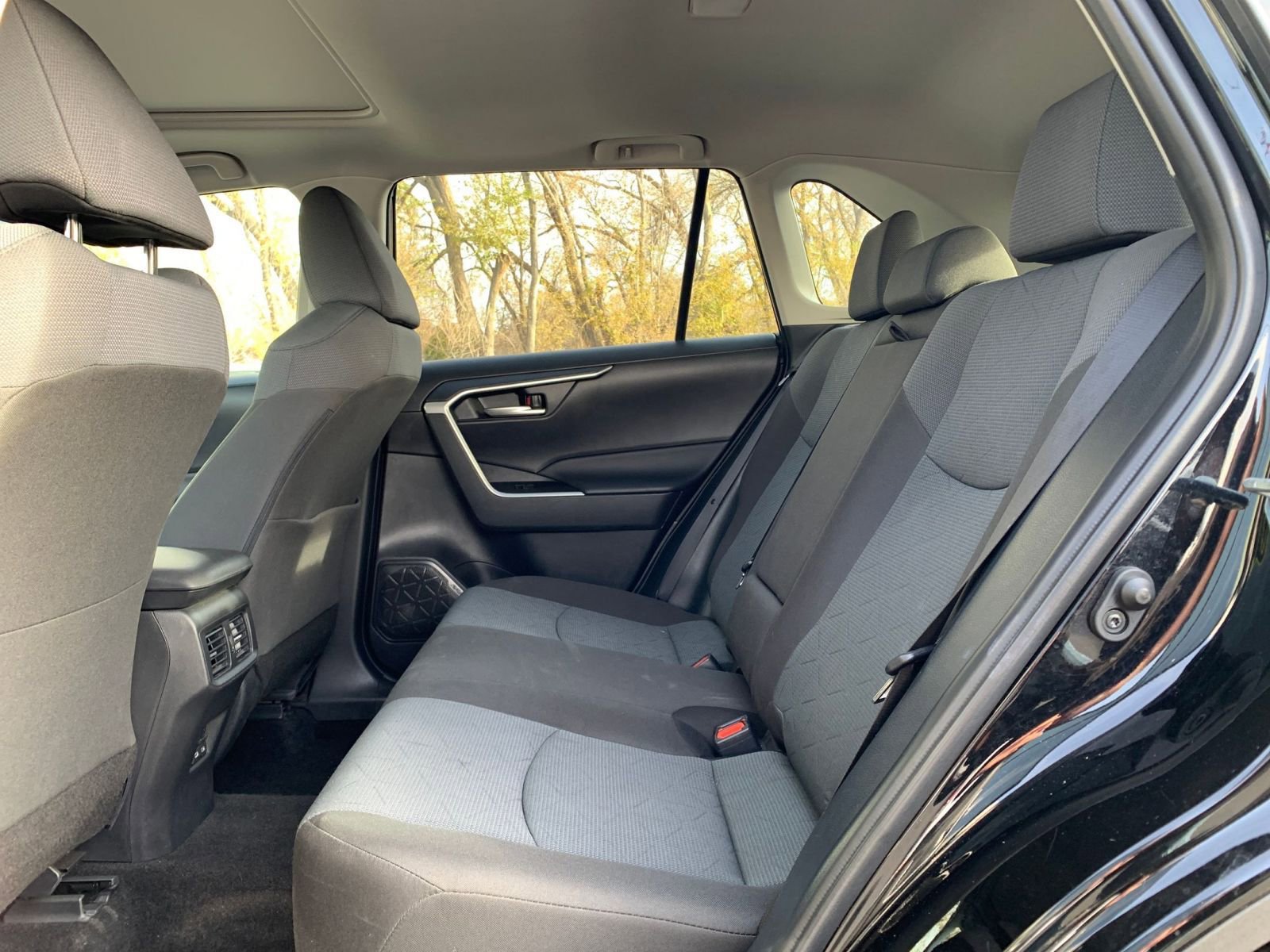 Thumbnail: 2025 Toyota RAV4 - 25