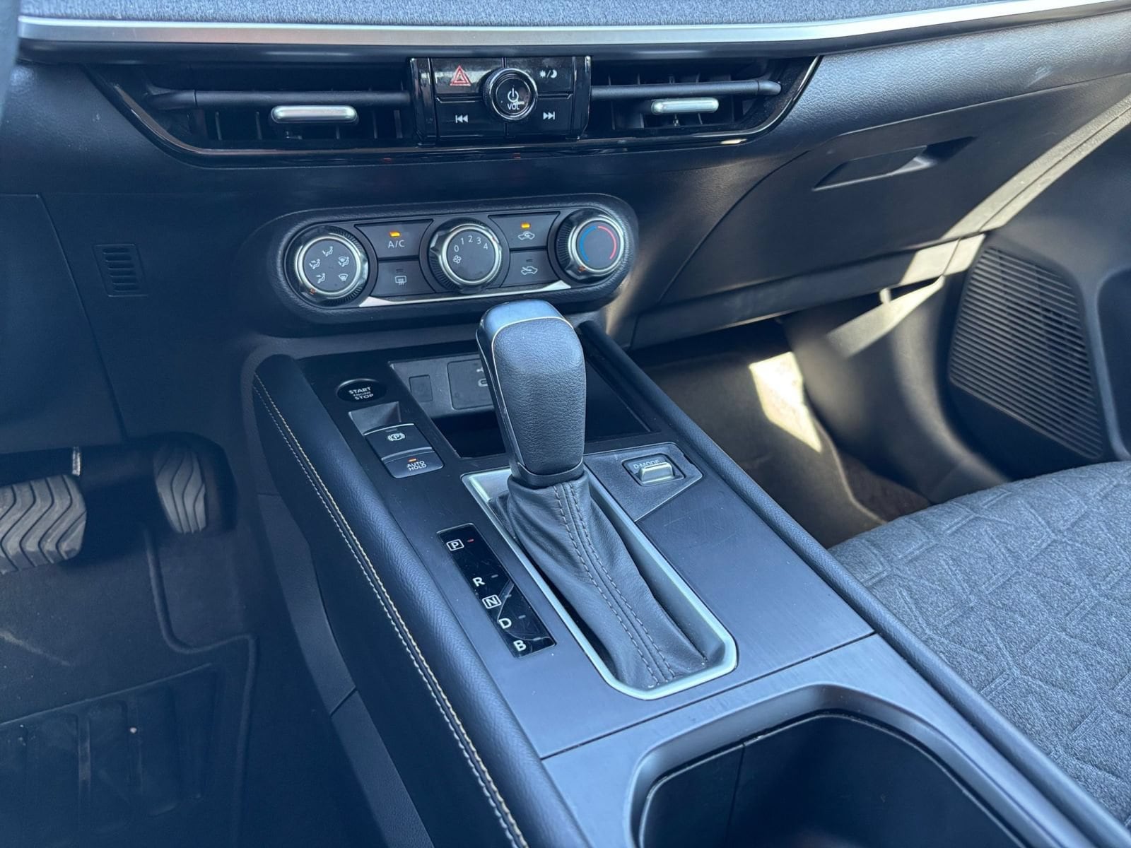 Thumbnail: 2025 Nissan Kicks - 34