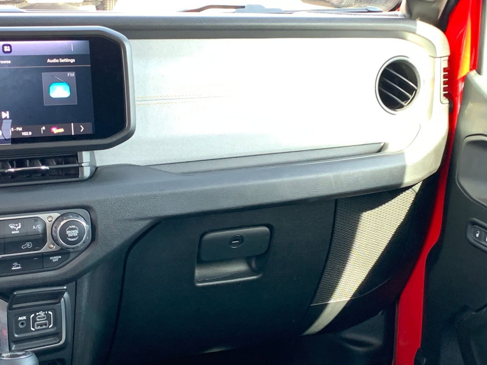 Thumbnail: 2025 Jeep Wrangler - 34