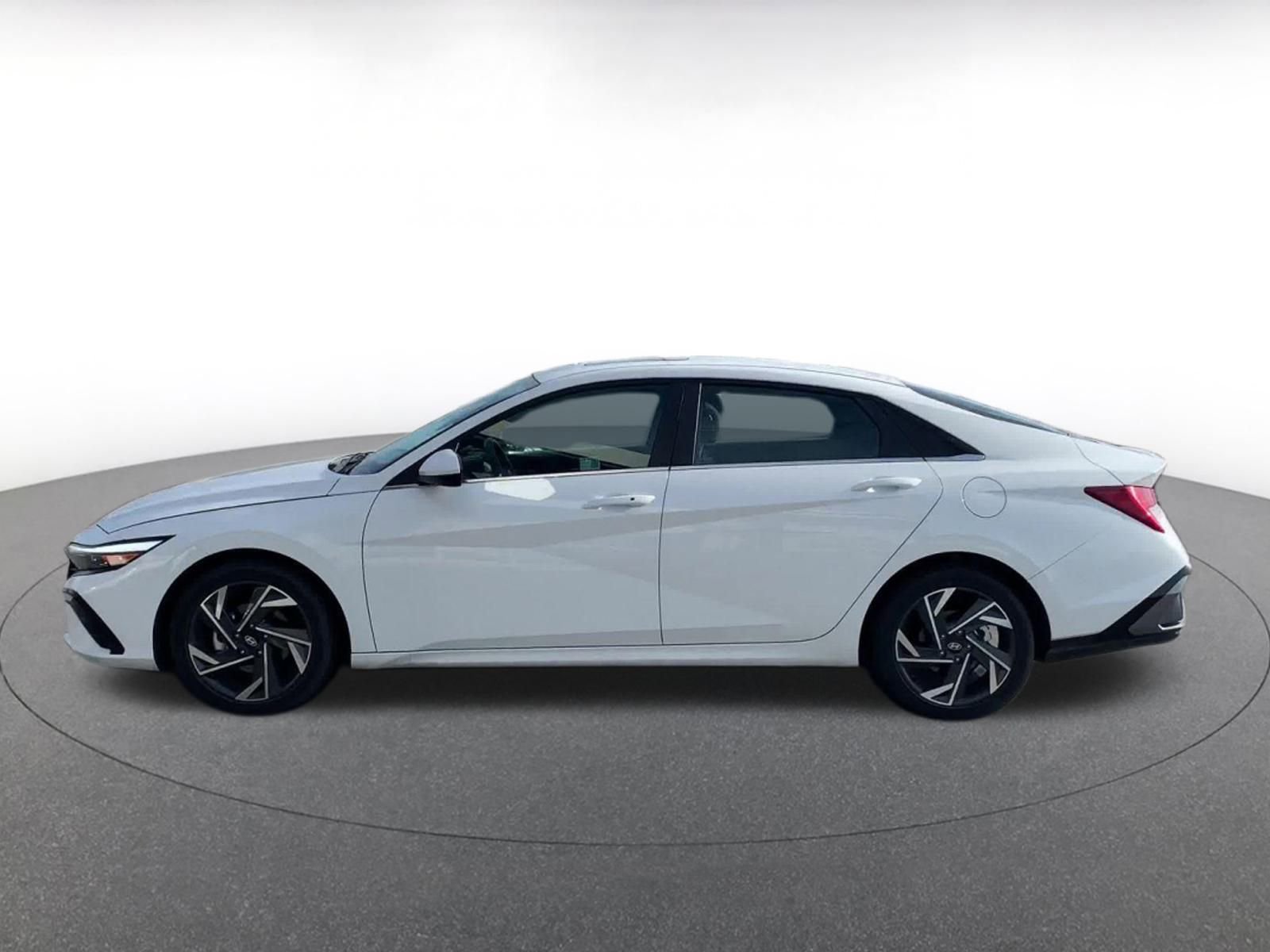 Thumbnail: 2025 Hyundai Elantra - 9