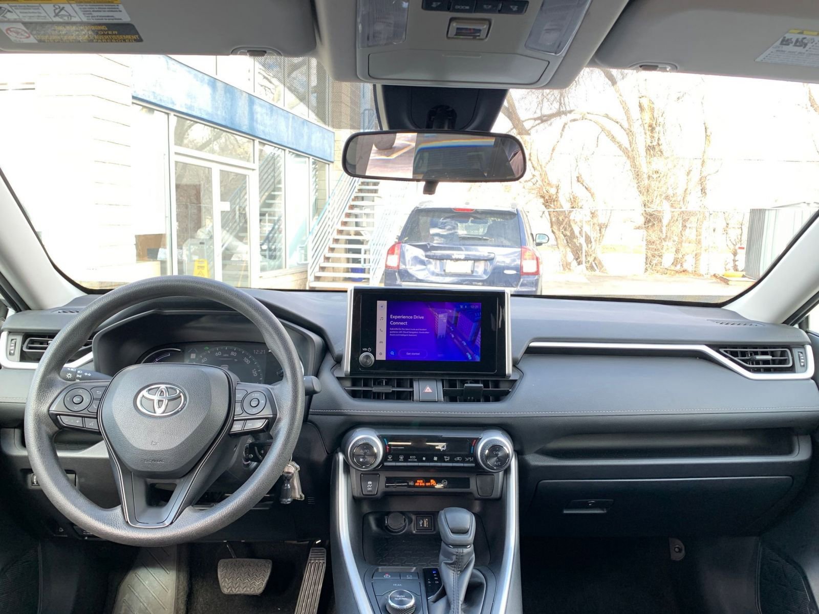 Thumbnail: 2025 Toyota RAV4 - 32