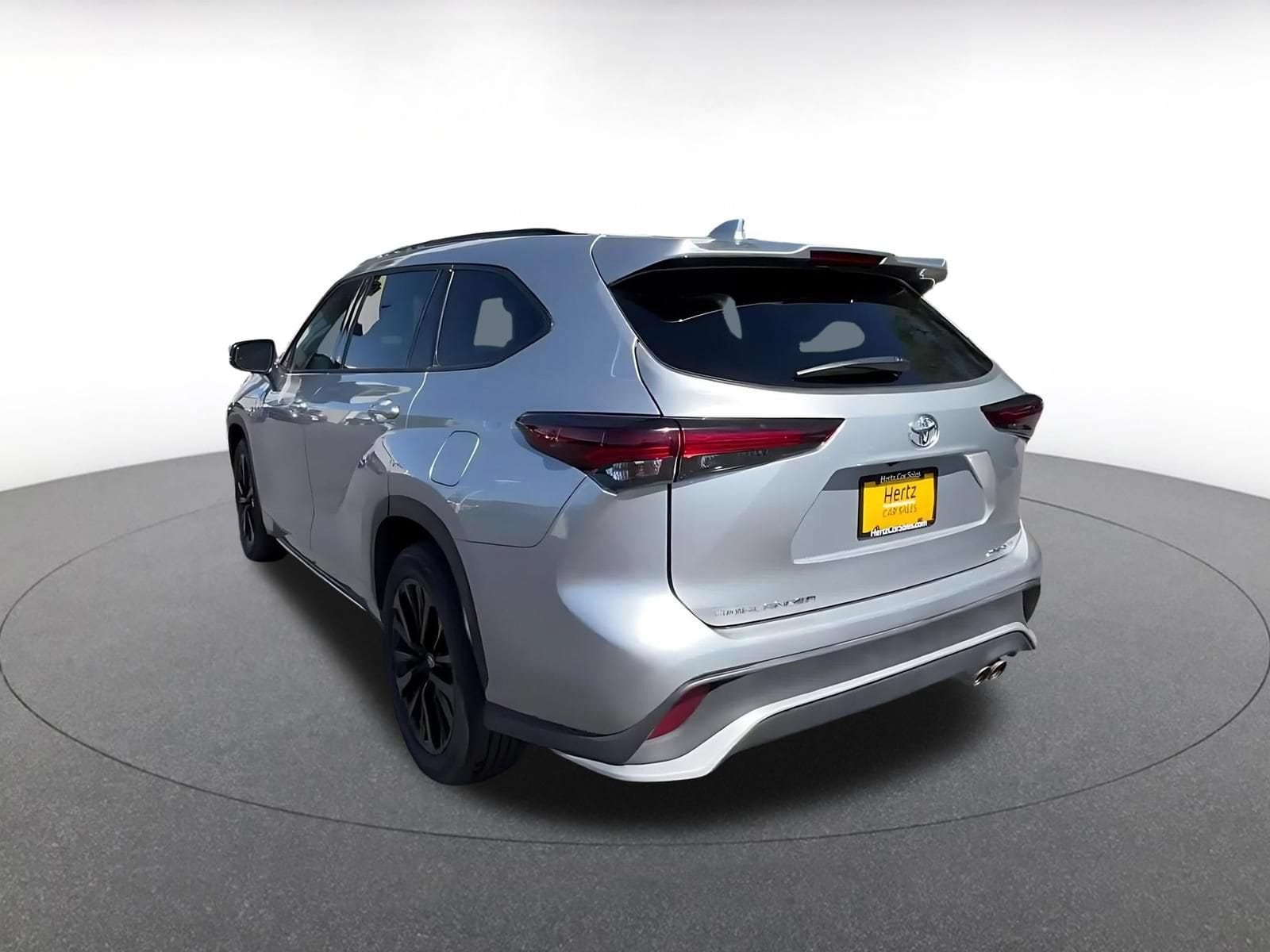 Thumbnail: 2025 Toyota Highlander - 10