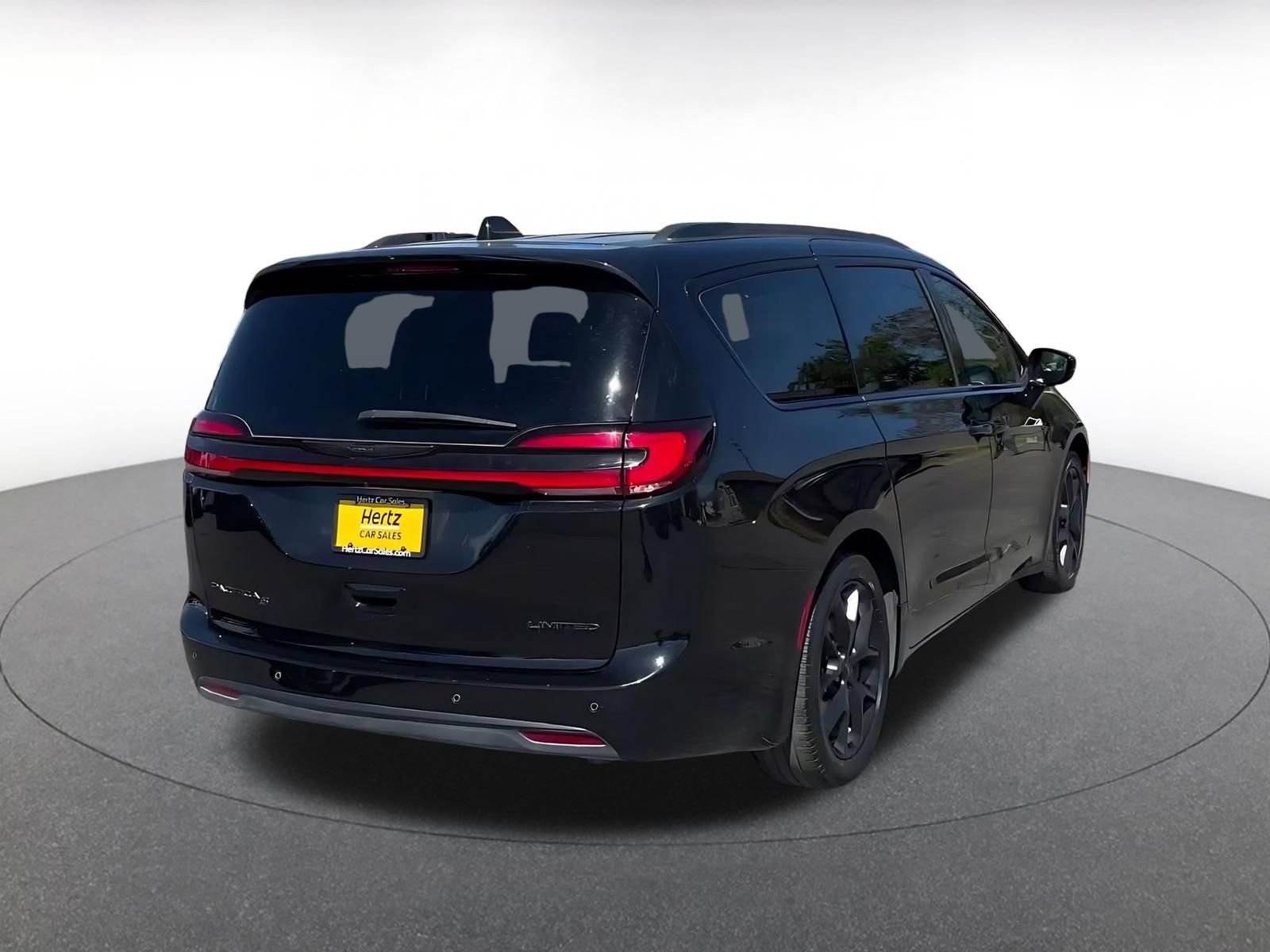 Thumbnail: 2025 Chrysler Pacifica - 13