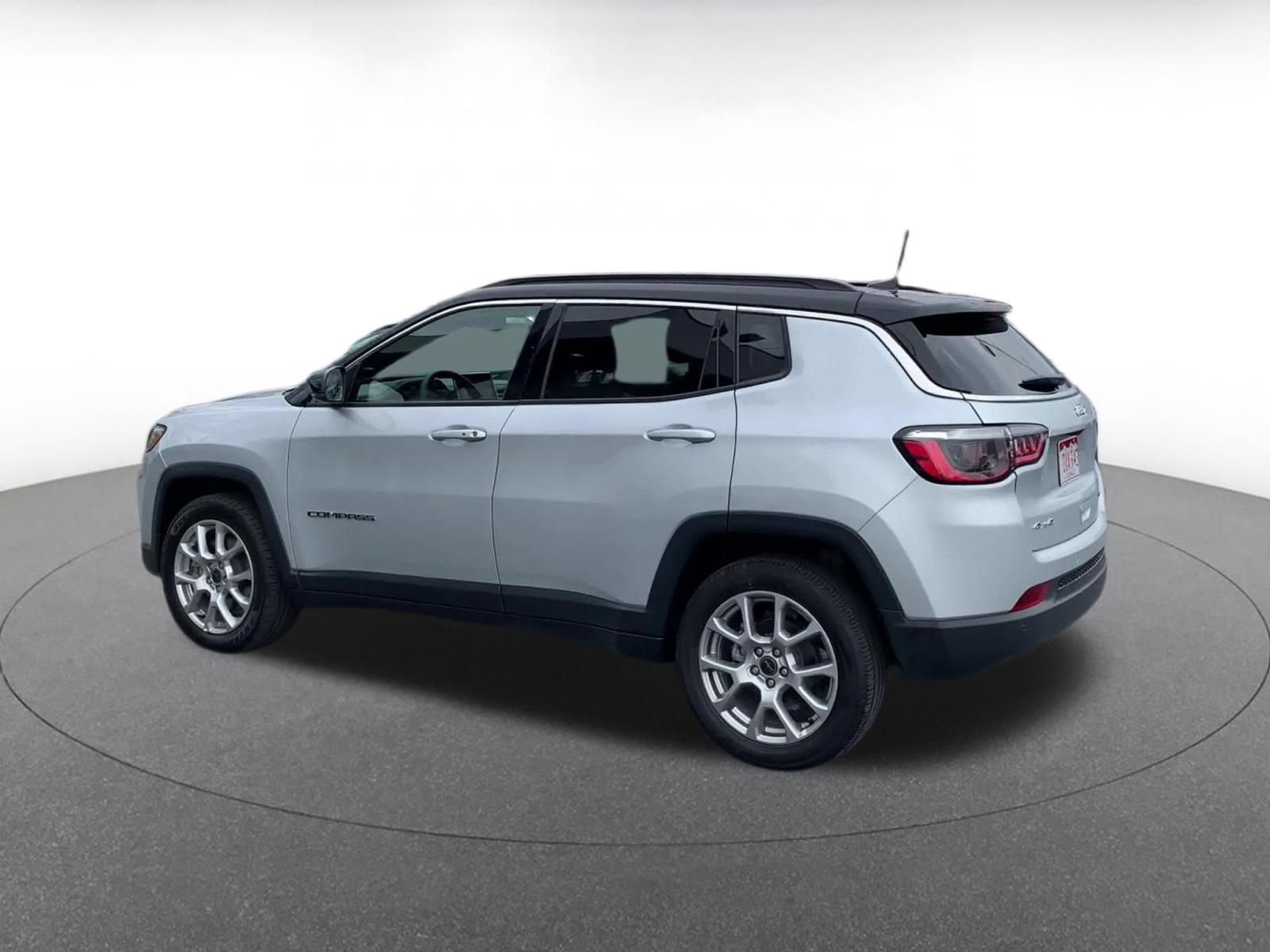 Thumbnail: 2025 Jeep Compass - 8