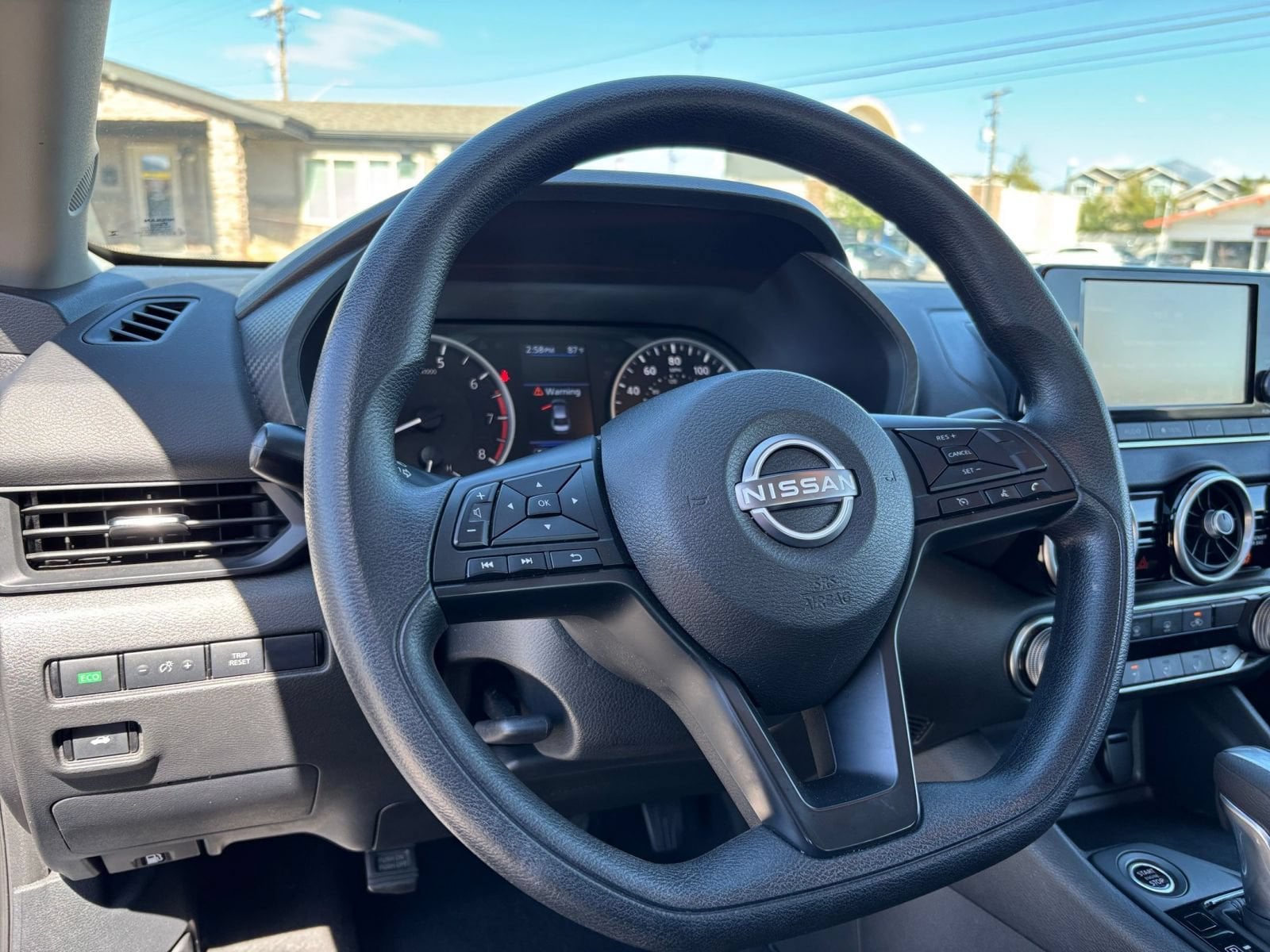 Thumbnail: 2025 Nissan Sentra - 32