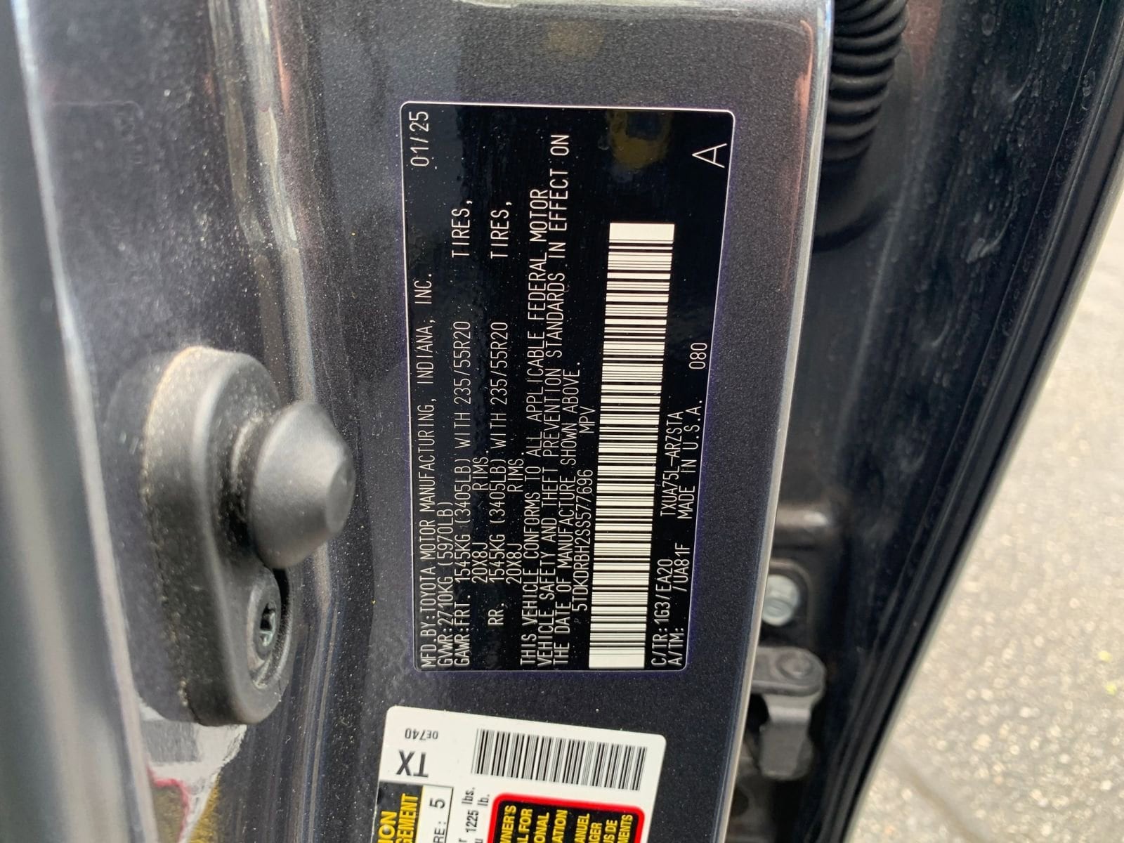 Thumbnail: 2025 Toyota Highlander - 32