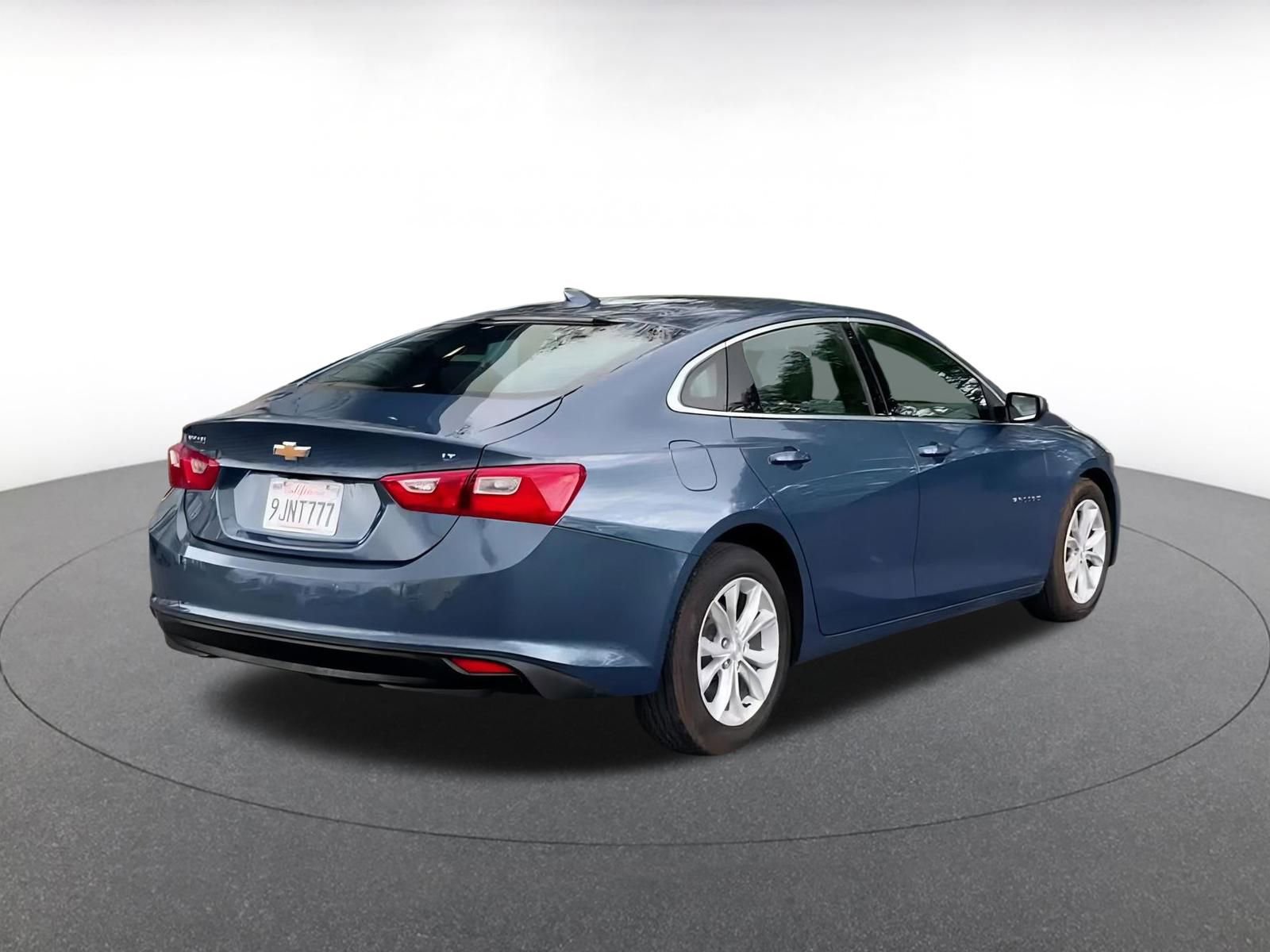 Thumbnail: 2024 Chevrolet Malibu - 12