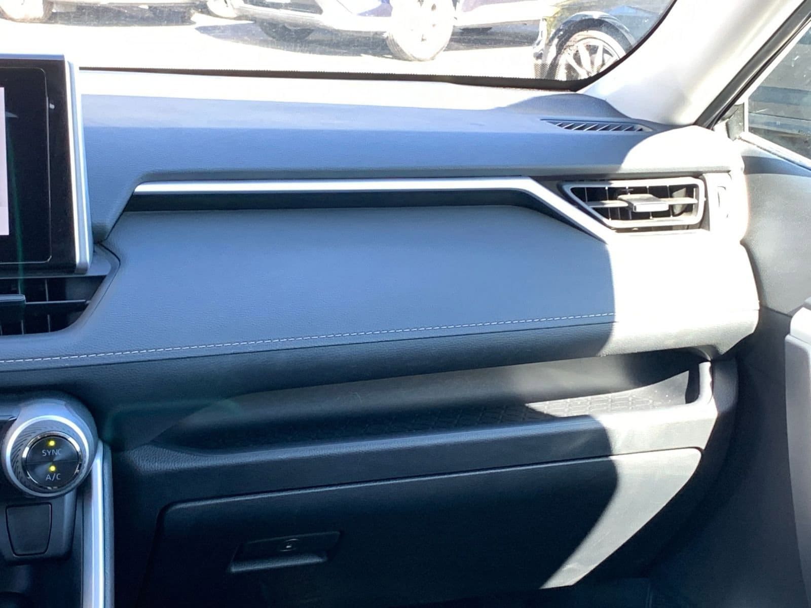 Thumbnail: 2025 Toyota RAV4 - 34