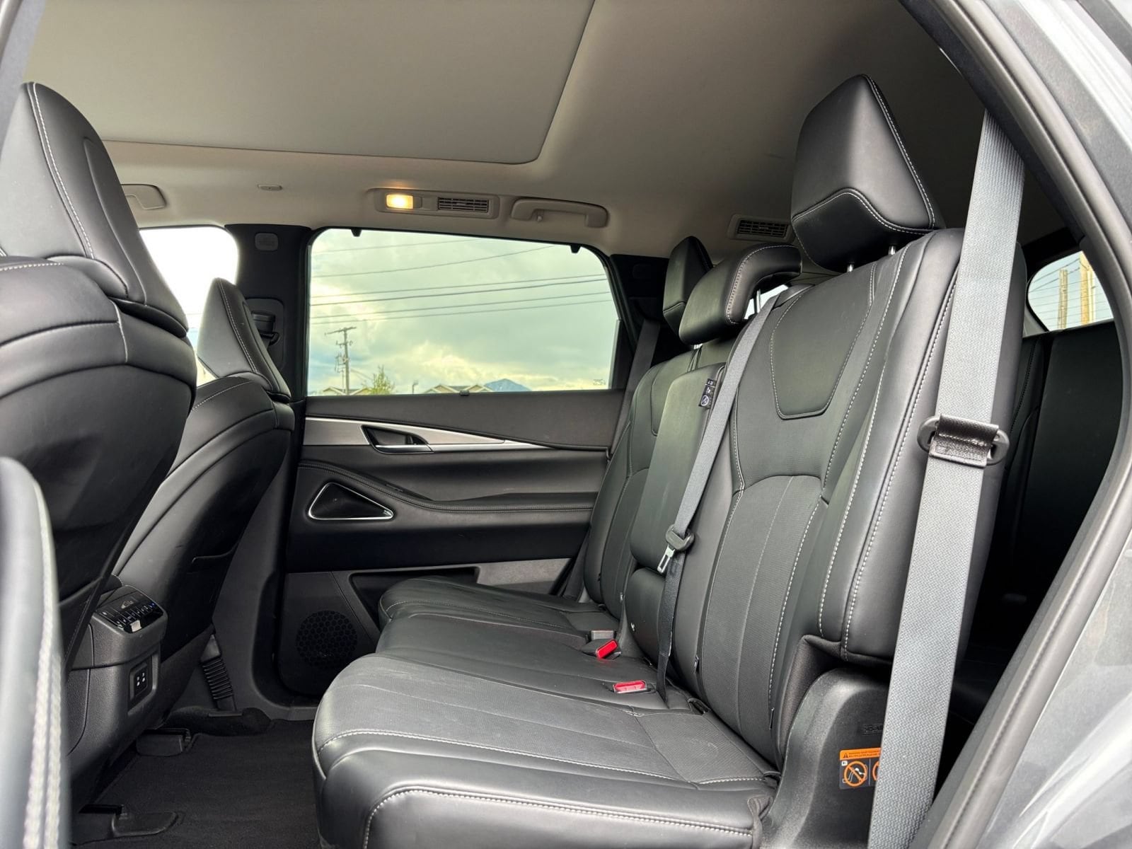 Thumbnail: 2026 INFINITI QX60 - 24