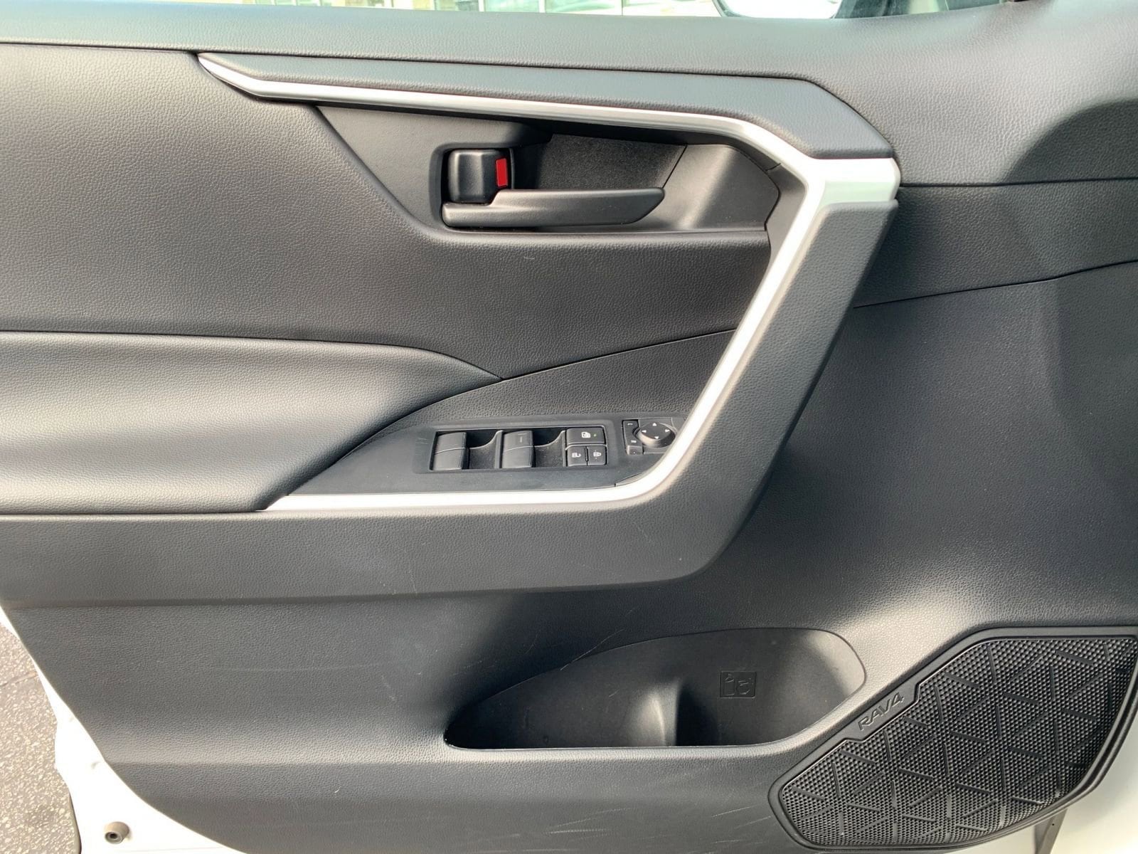 Thumbnail: 2025 Toyota RAV4 - 20