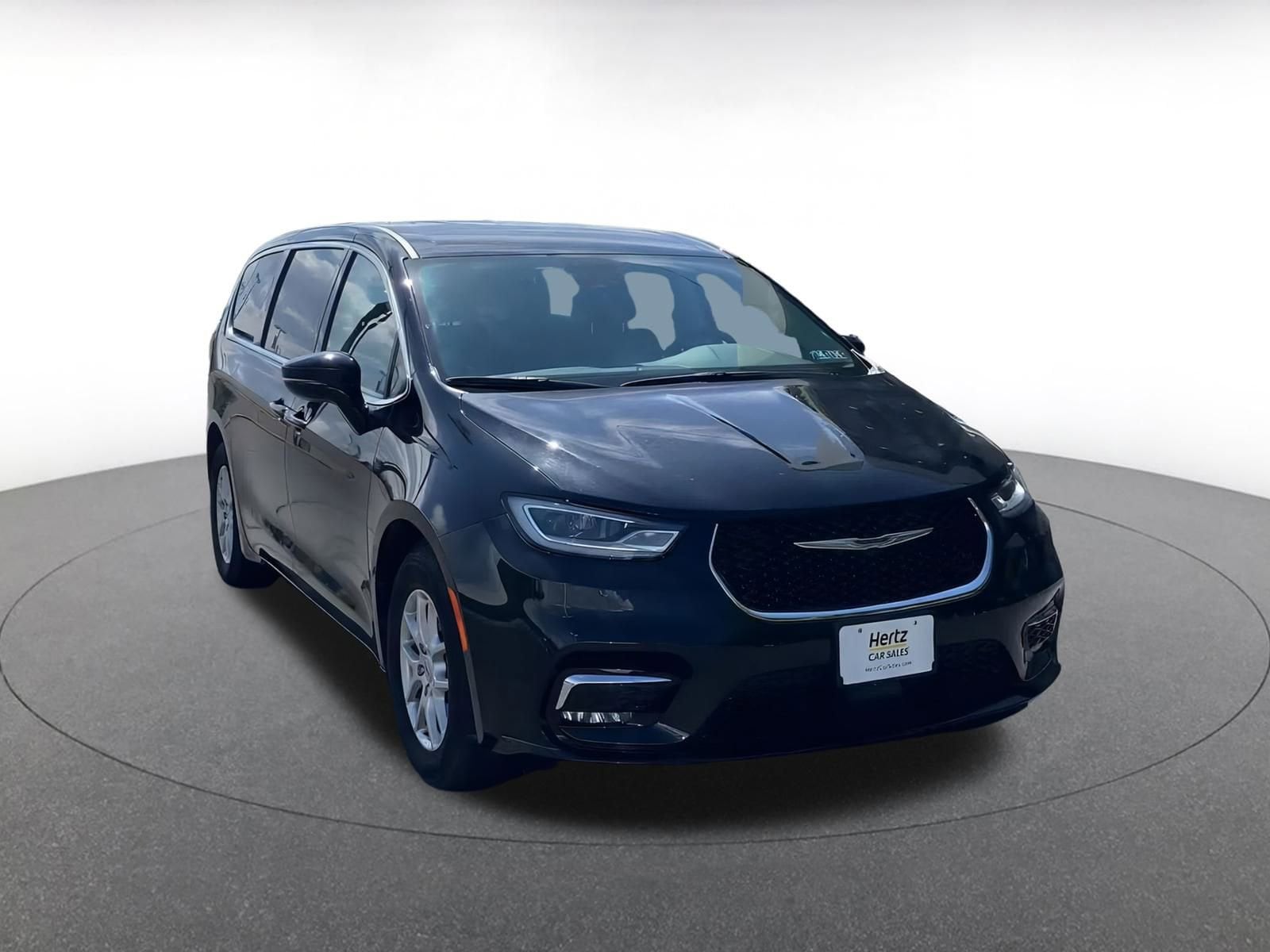 Thumbnail: 2024 Chrysler Pacifica - 3