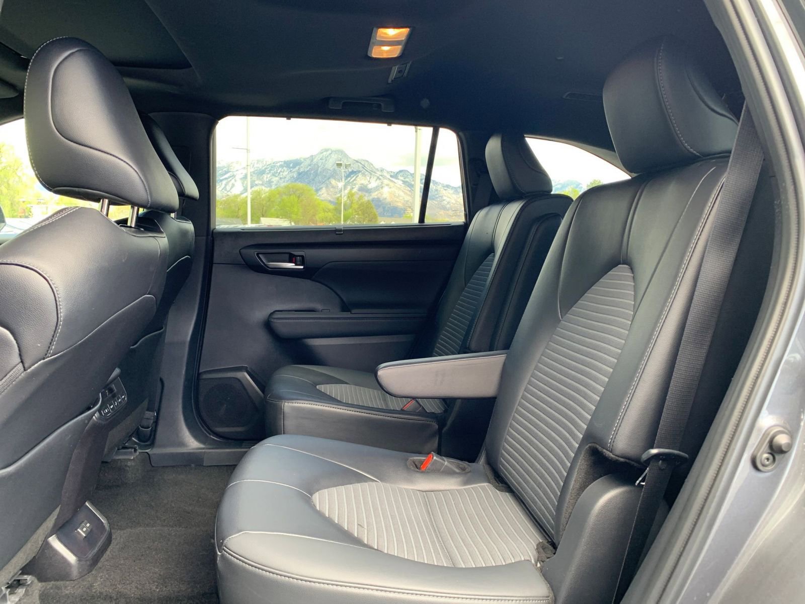 Thumbnail: 2025 Toyota Highlander - 27