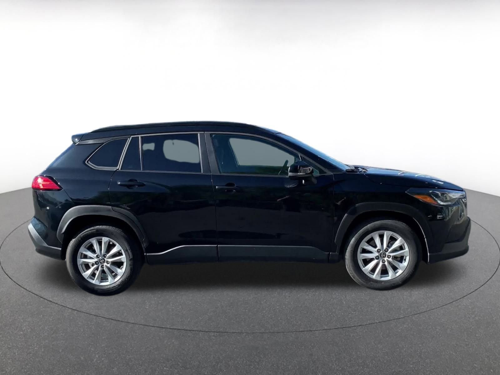 Thumbnail: 2025 Toyota Corolla Cross - 16