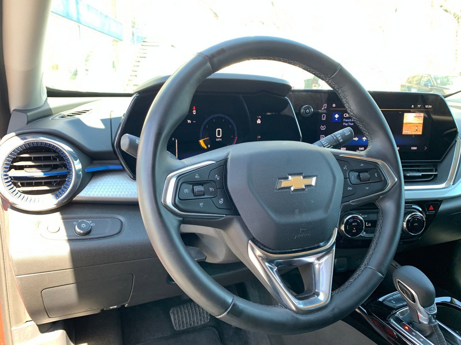 Thumbnail: 2025 Chevrolet Trax - 33