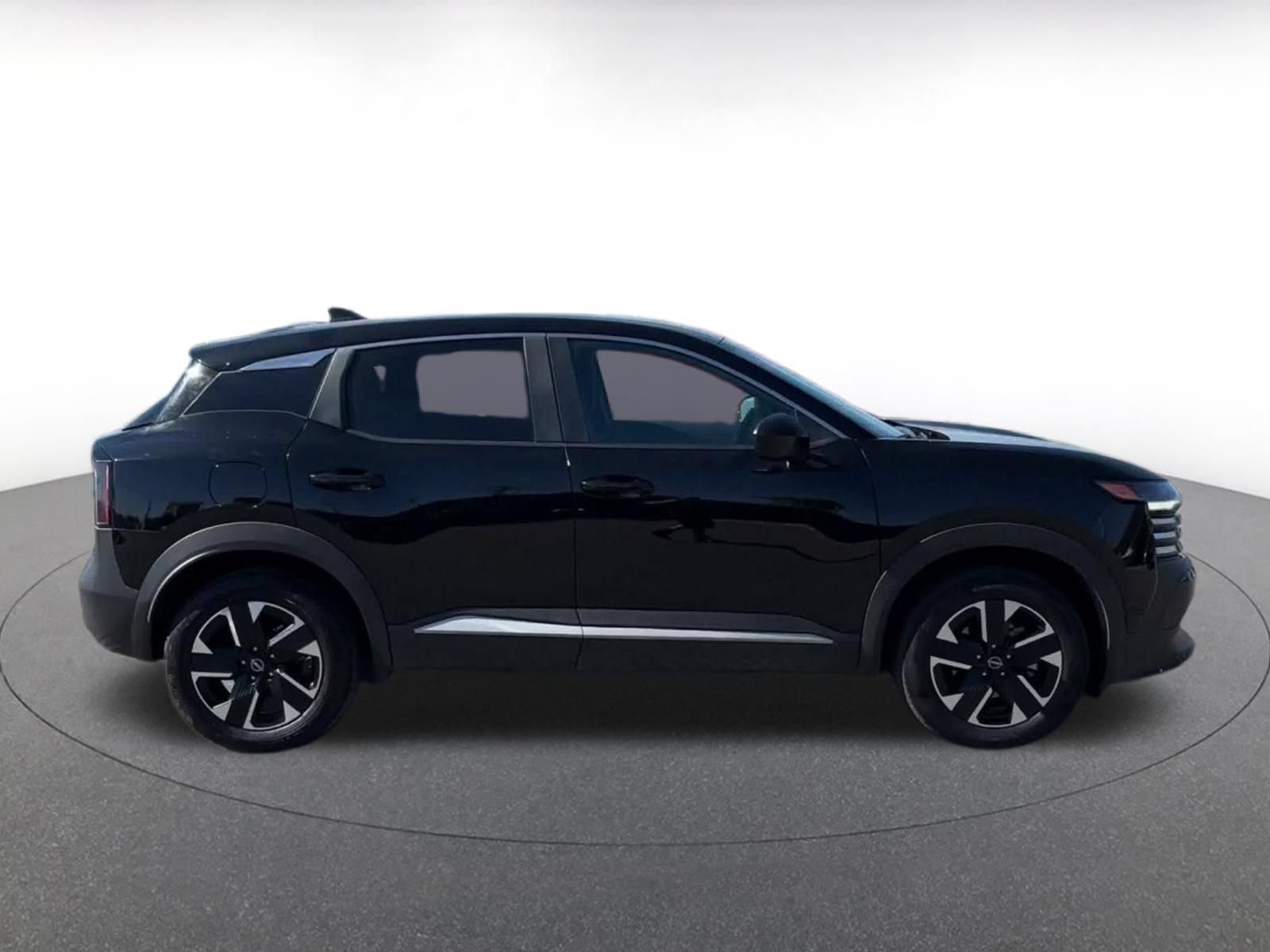 Thumbnail: 2025 Nissan Kicks - 13