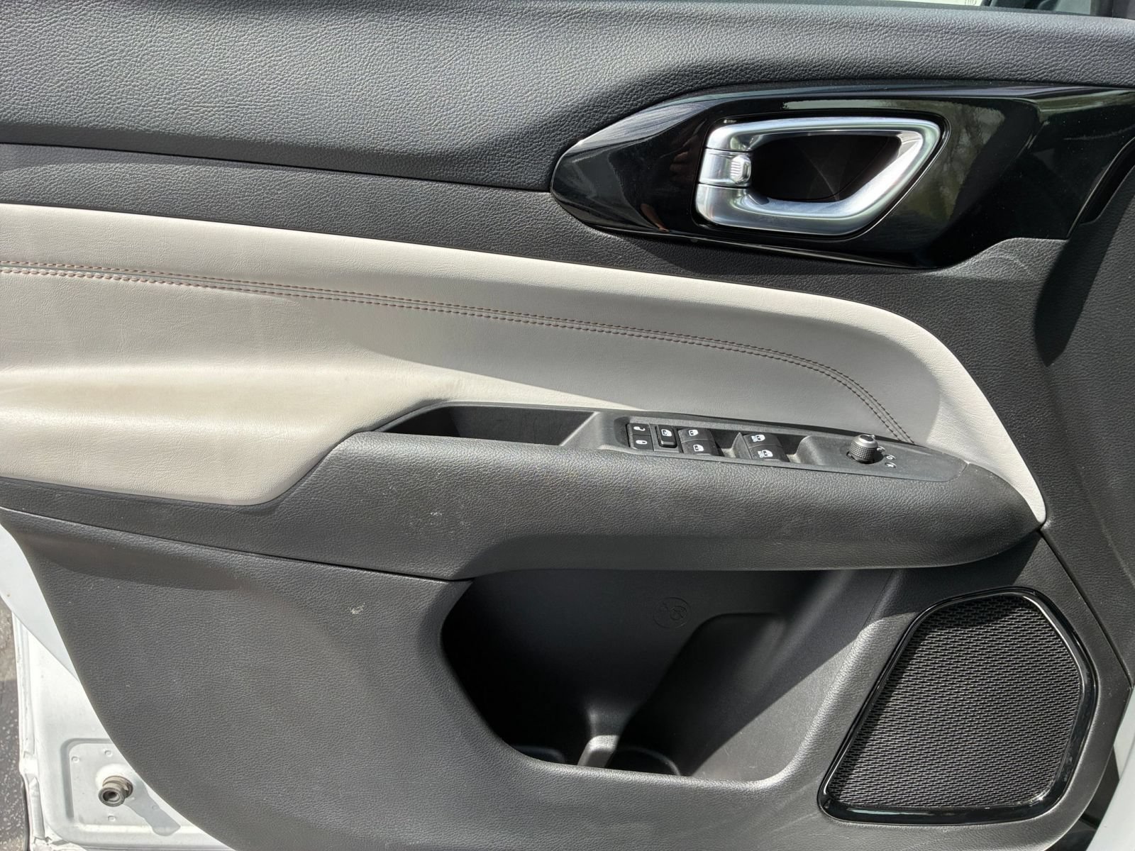 Thumbnail: 2025 Jeep Compass - 18