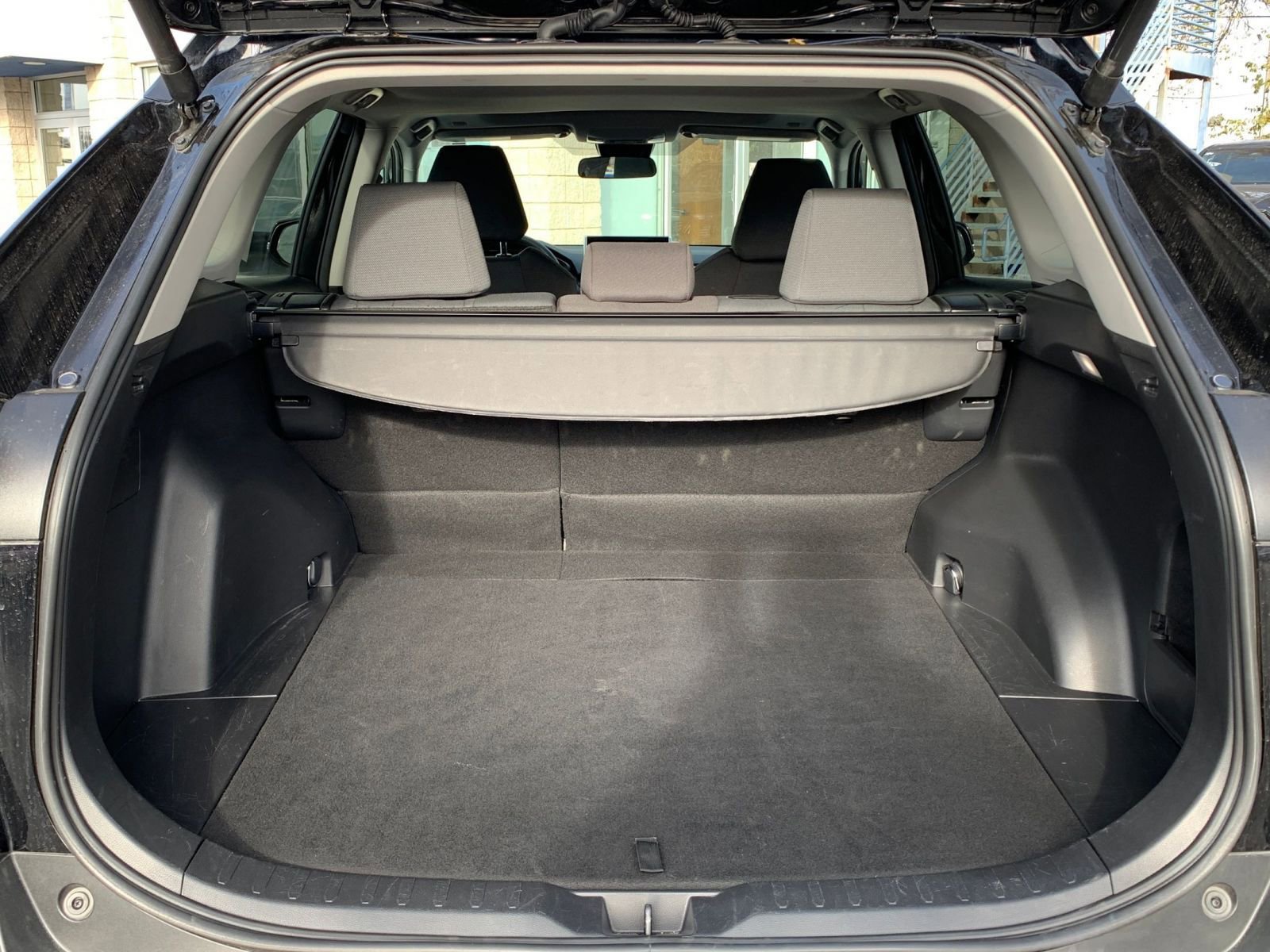 Thumbnail: 2025 Toyota RAV4 - 31