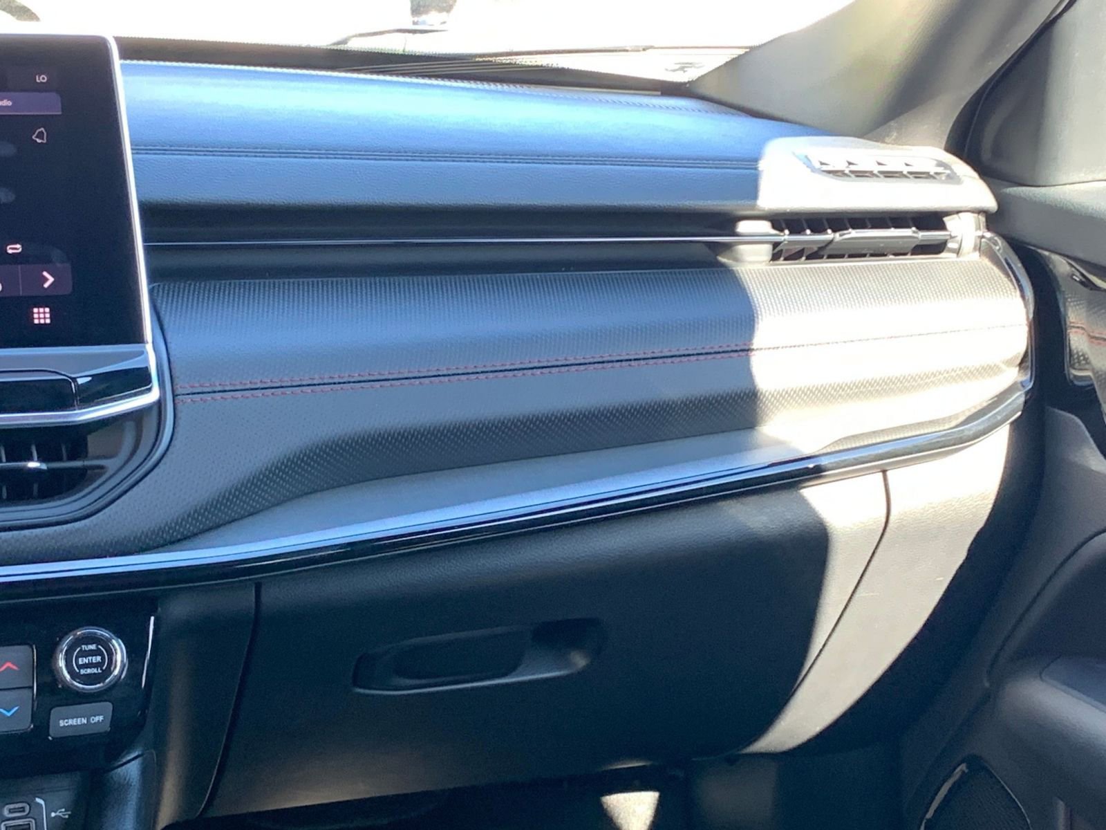 Thumbnail: 2025 Jeep Compass - 34