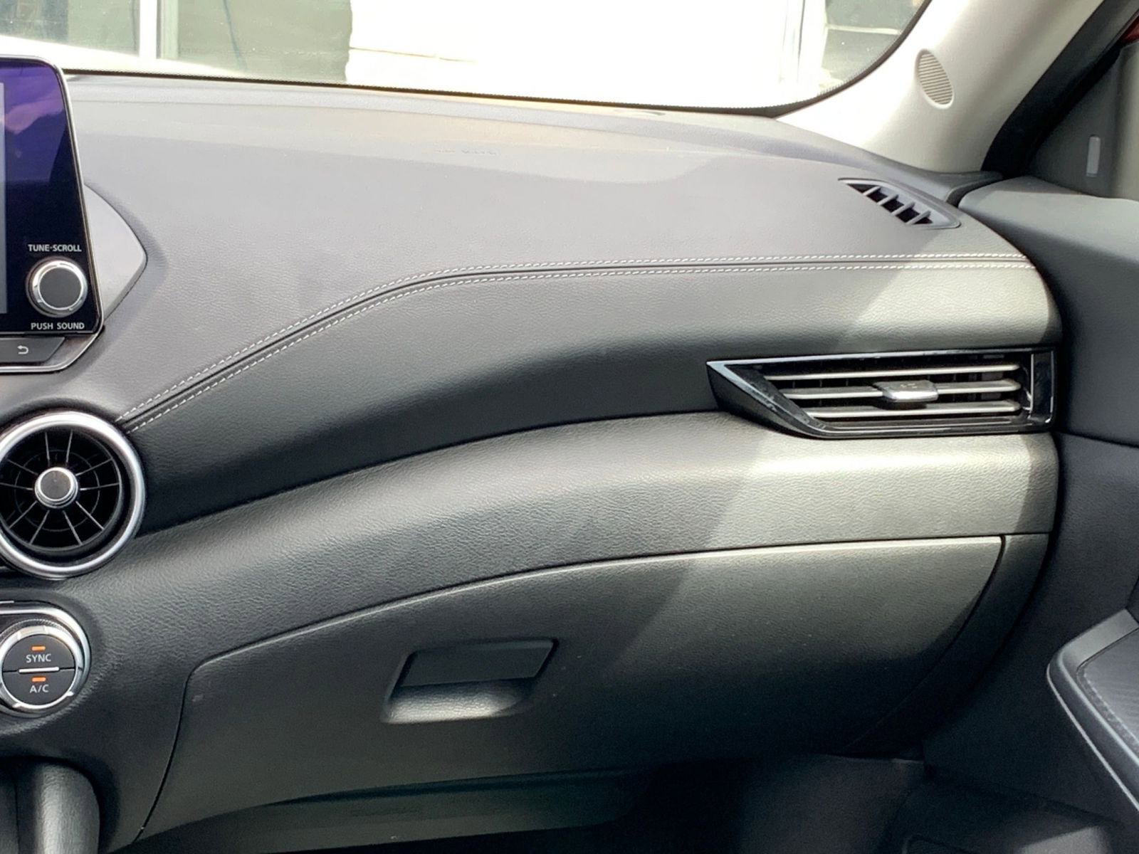 Thumbnail: 2021 Nissan Sentra - 33