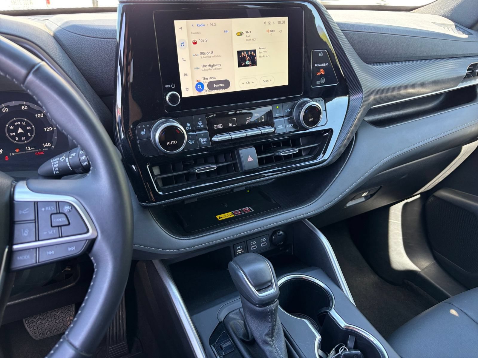 Thumbnail: 2025 Toyota Highlander - 16
