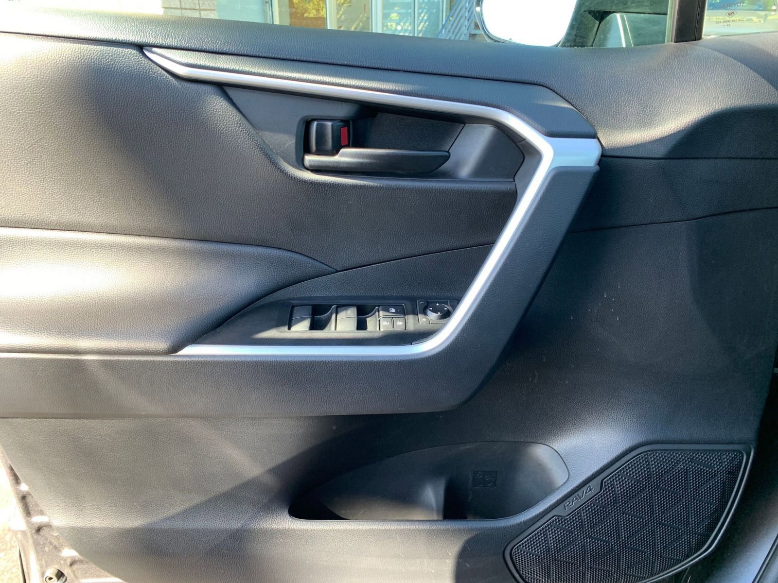 Thumbnail: 2025 Toyota RAV4 - 20