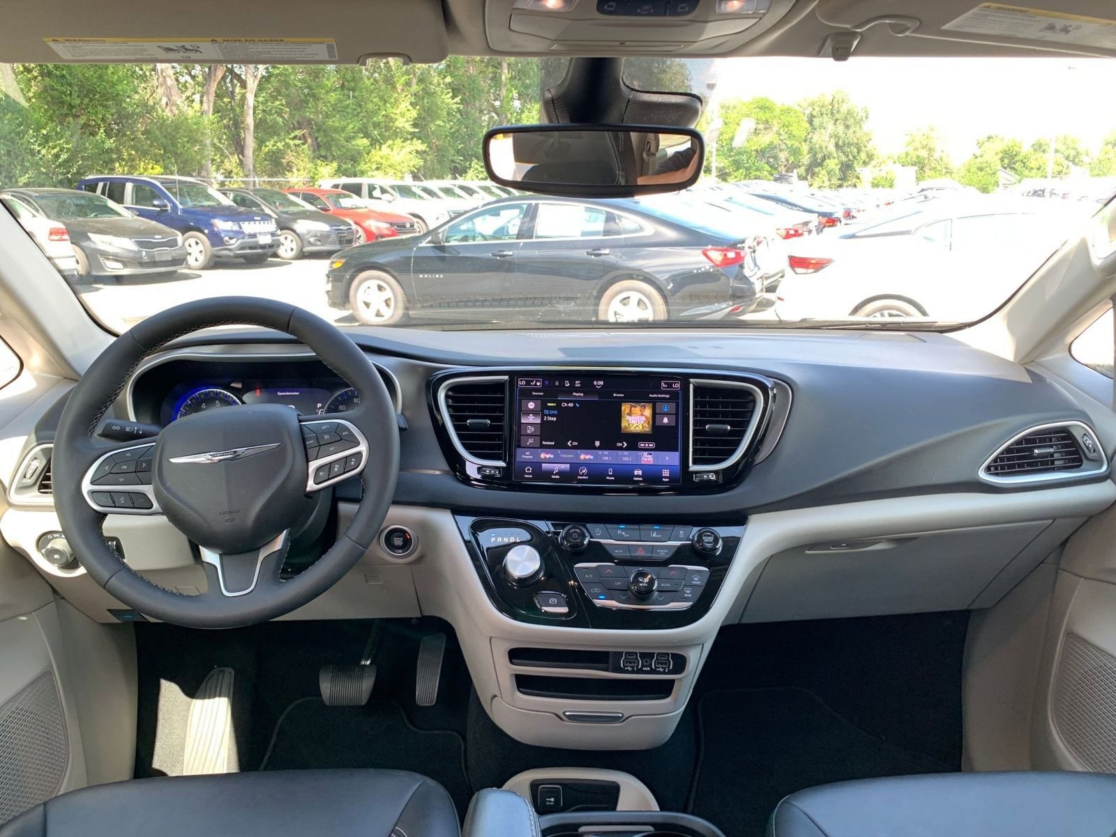 Thumbnail: 2024 Chrysler Pacifica - 33