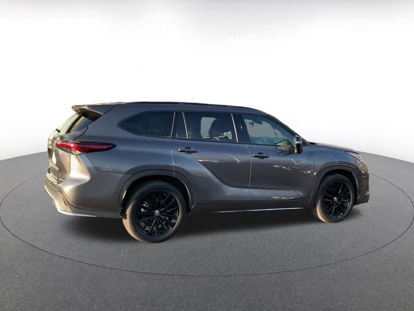 Thumbnail: 2025 Toyota Highlander - 15