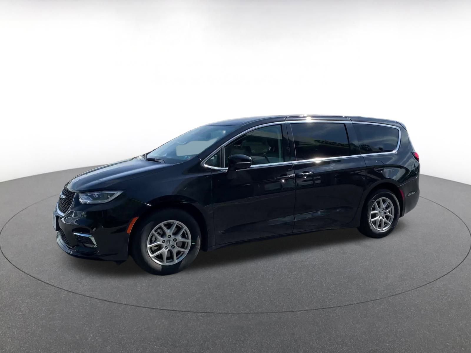 Thumbnail: 2024 Chrysler Pacifica - 7
