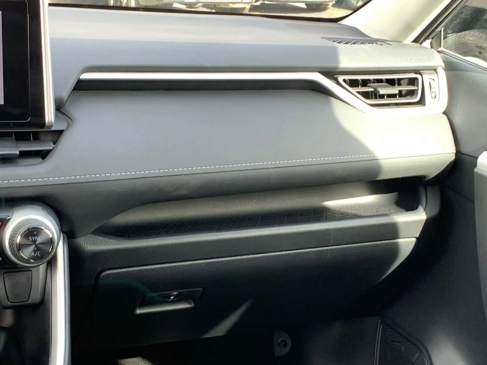 Thumbnail: 2025 Toyota RAV4 - 34