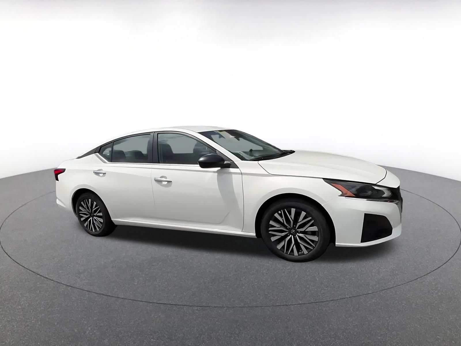 Thumbnail: 2025 Nissan Altima - 2