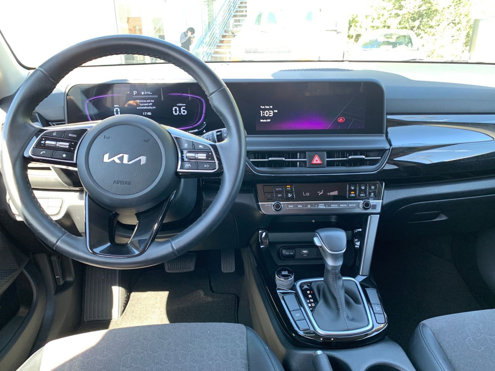 Thumbnail: 2025 Kia Seltos - 32